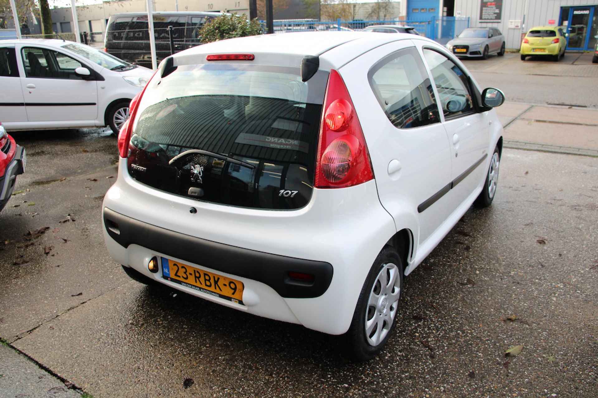 Peugeot 107 1.0-12V Millesim 200 - 5/15