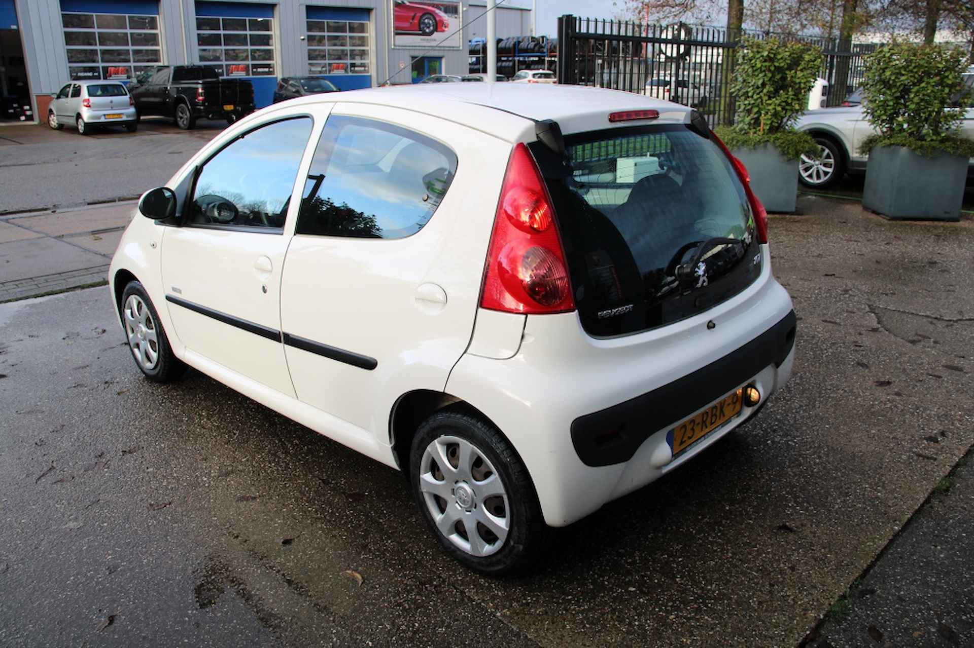 Peugeot 107 1.0-12V Millesim 200 - 6/15