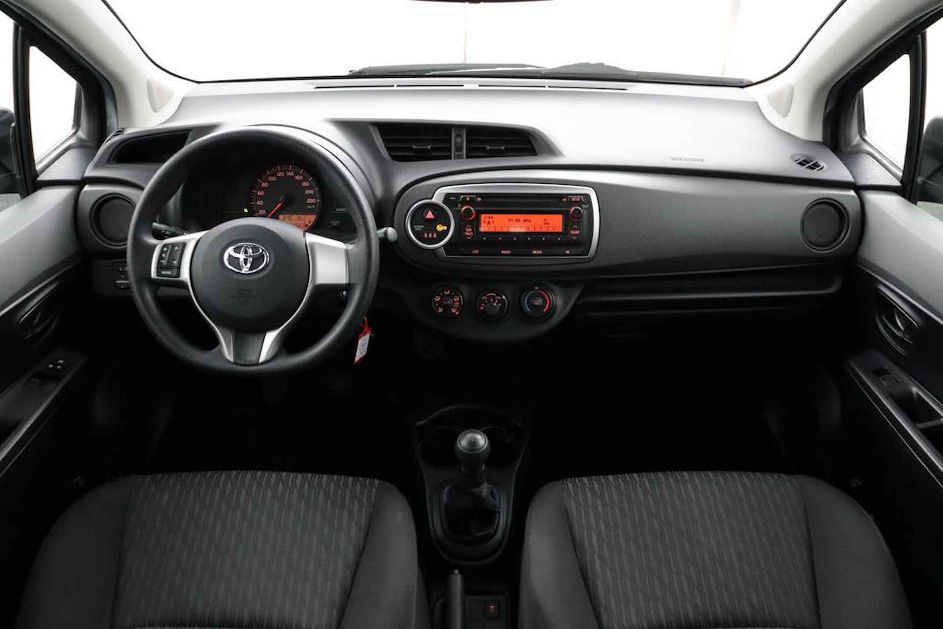 Toyota Yaris 1.0 VVT-i Comfort | Airco | 5-Deurs | Stuurwielbediening | - 4/37