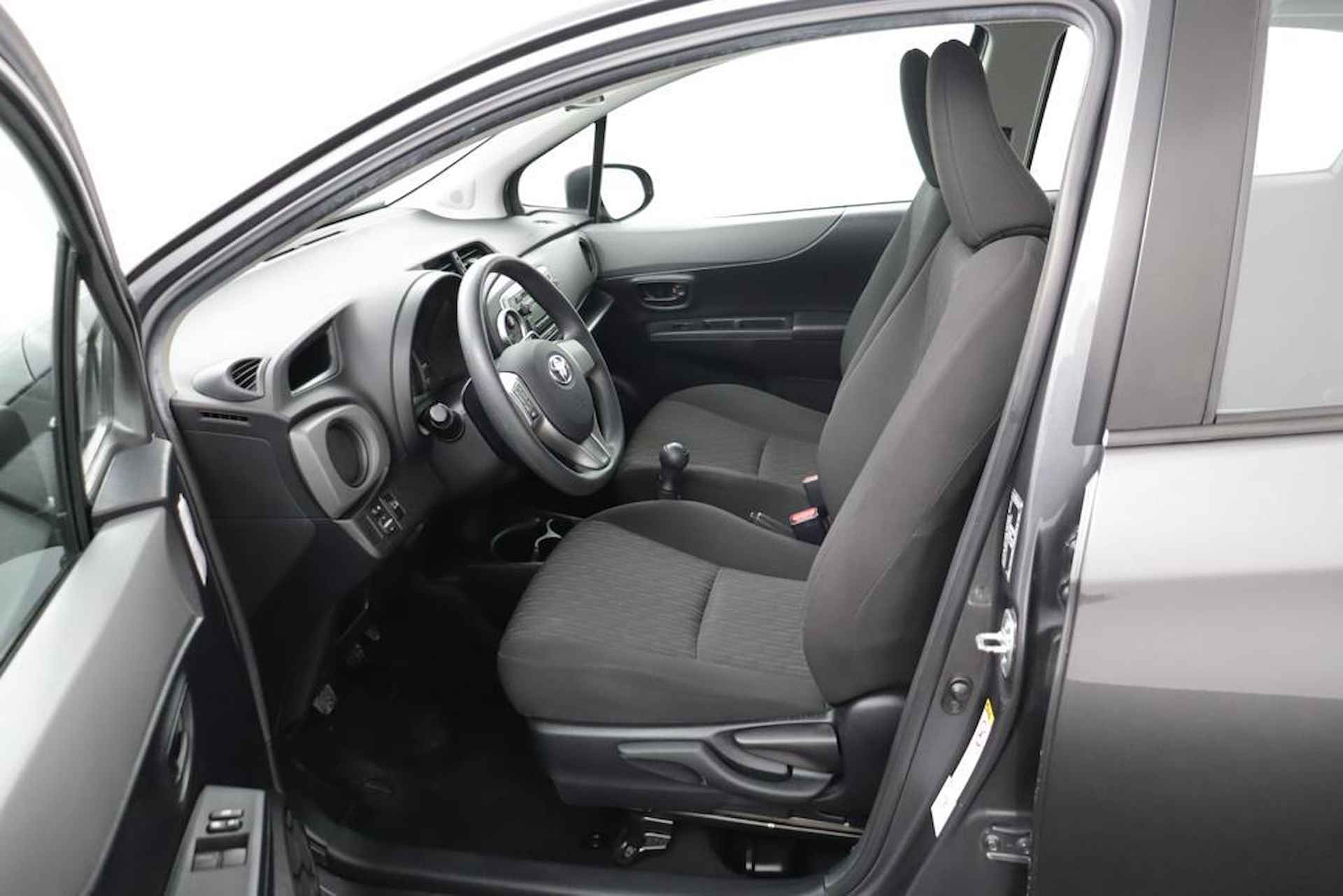 Toyota Yaris 1.0 VVT-i Comfort | Airco | 5-Deurs | Stuurwielbediening | - 16/37