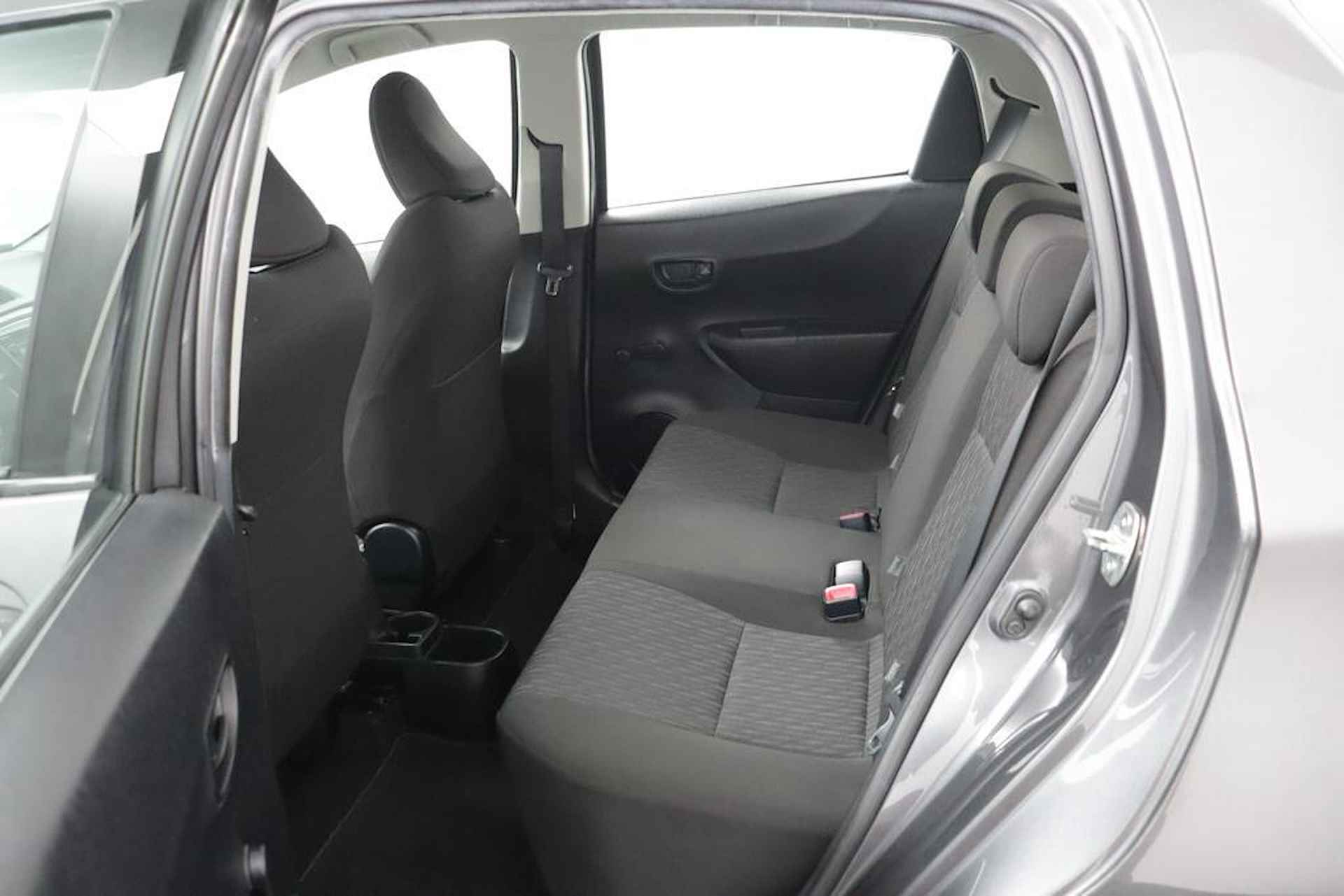 Toyota Yaris 1.0 VVT-i Comfort | Airco | 5-Deurs | Stuurwielbediening | - 17/37