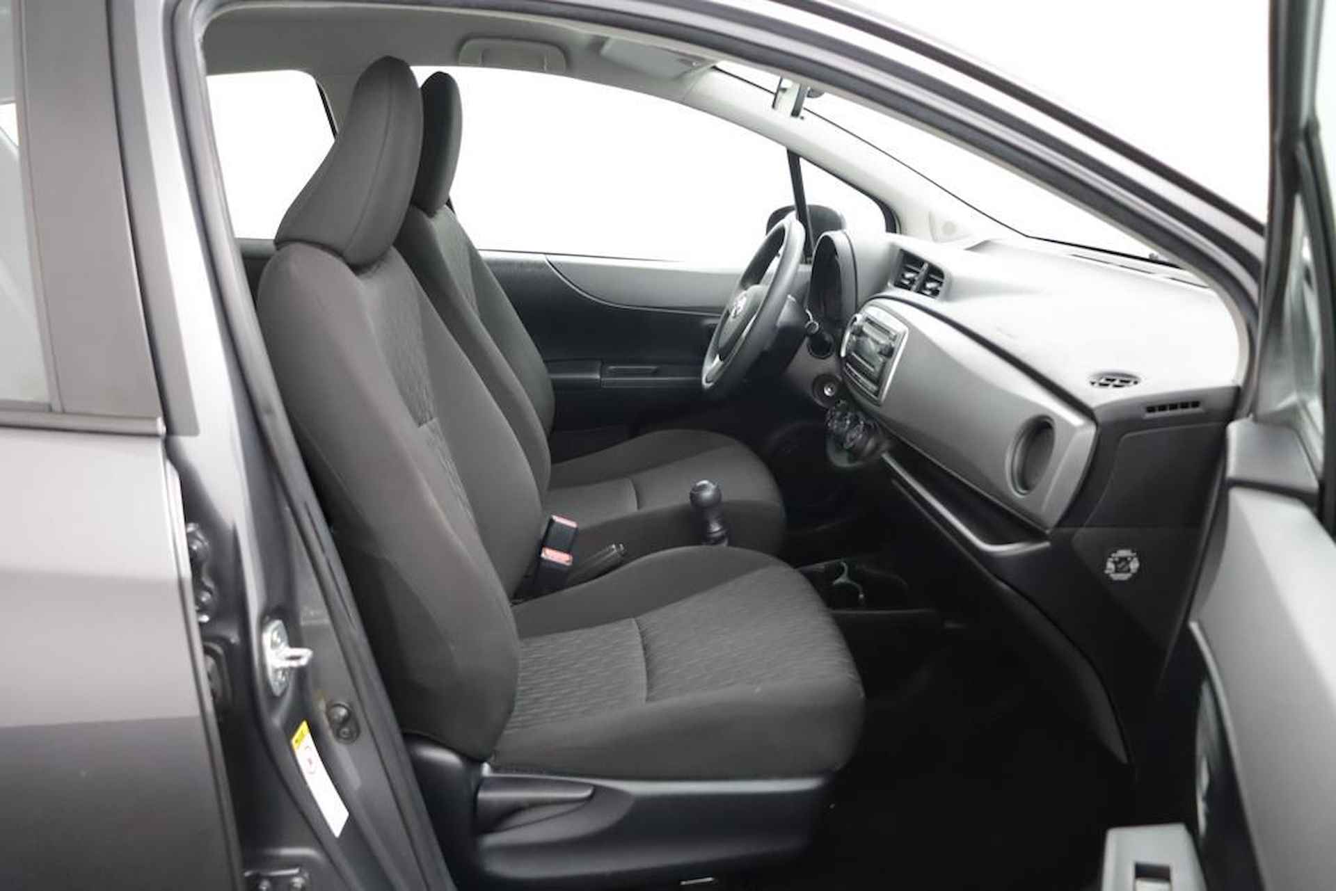 Toyota Yaris 1.0 VVT-i Comfort | Airco | 5-Deurs | Stuurwielbediening | - 19/37