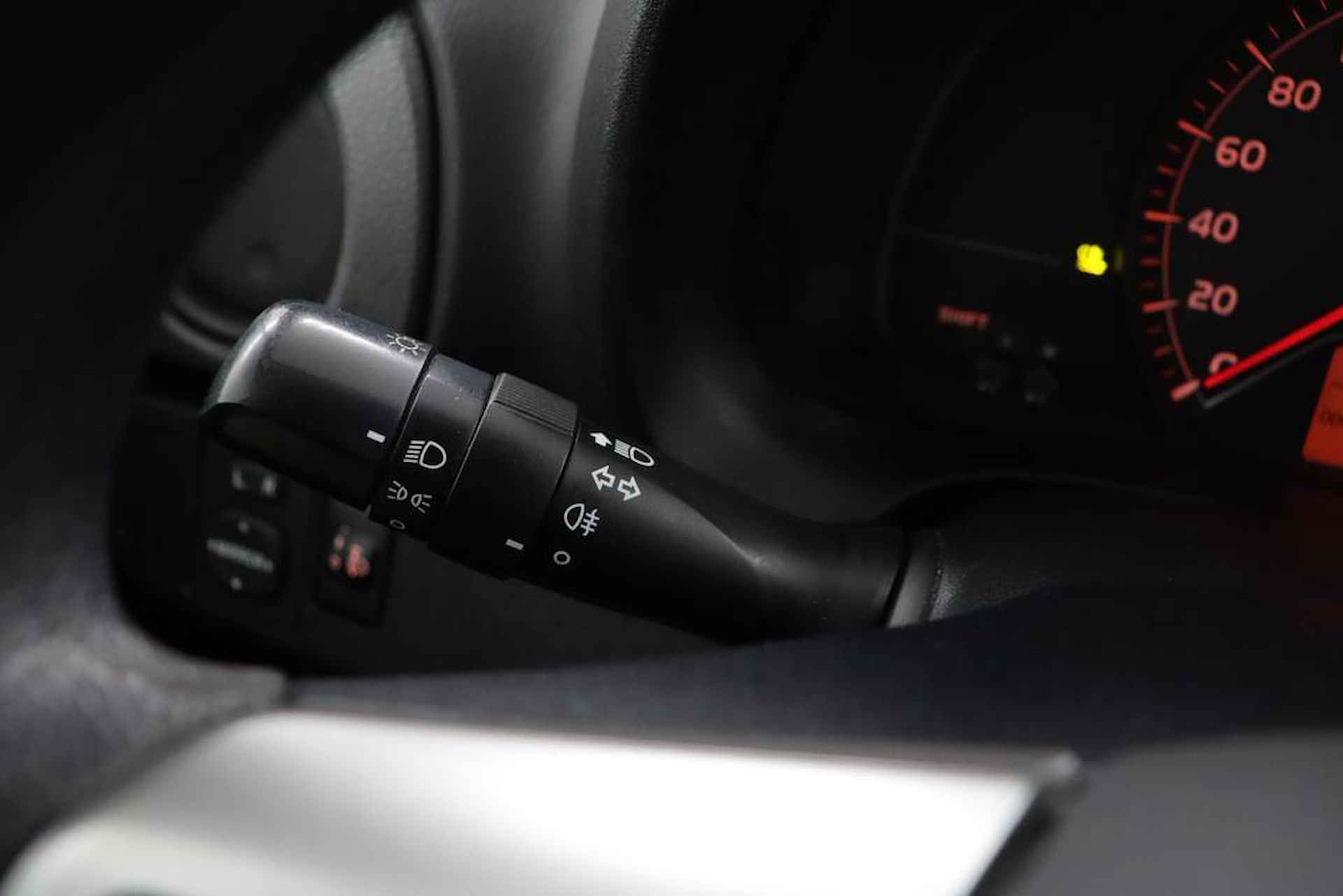 Toyota Yaris 1.0 VVT-i Comfort | Airco | 5-Deurs | Stuurwielbediening | - 27/37