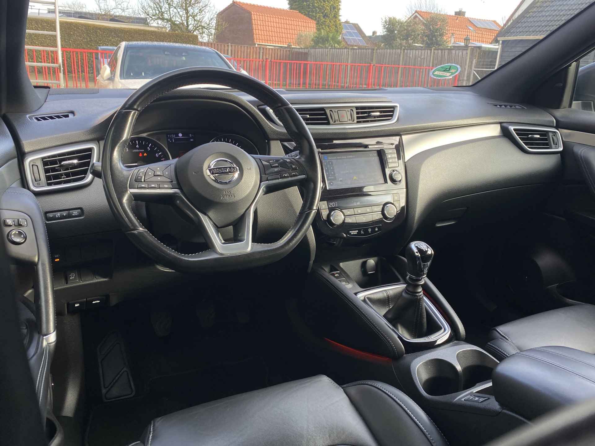 Nissan QASHQAI 1.6 164 pk Tekna + | dealer onderhouden | leder int. | panoramadak | trekhaak | 360 gr. camera | keyless go - 18/44