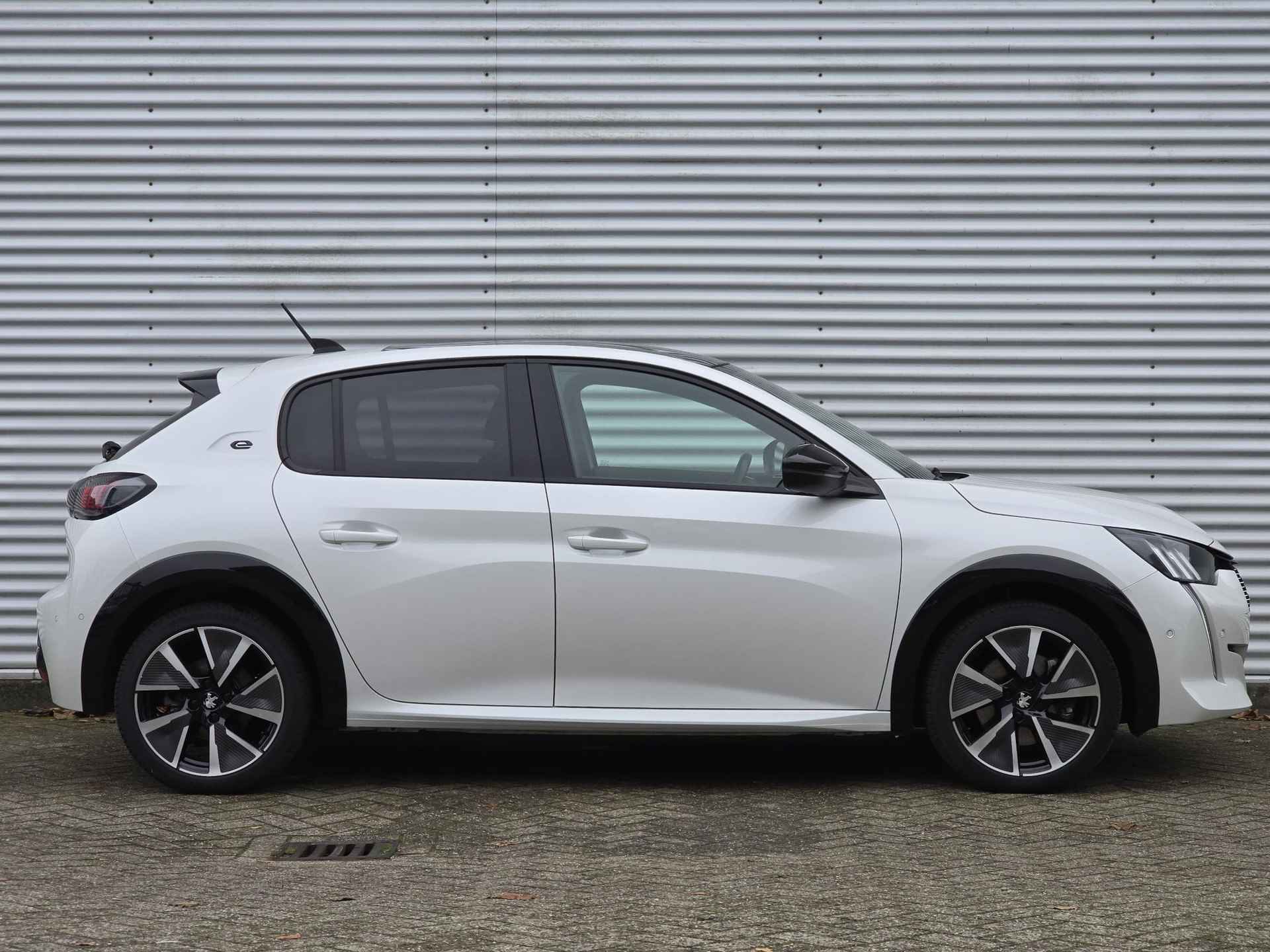 Peugeot e-208 5-deurs GT EV 3-FASEN 50kWh 136pk AUTOMAAT | PANODAK | NAVI | STOELVERW. | ADAPTIVE CRUISE | CAMERA | DODEHOEKBEW. | DAB+ | LM-VELGEN 17" | - 7/65