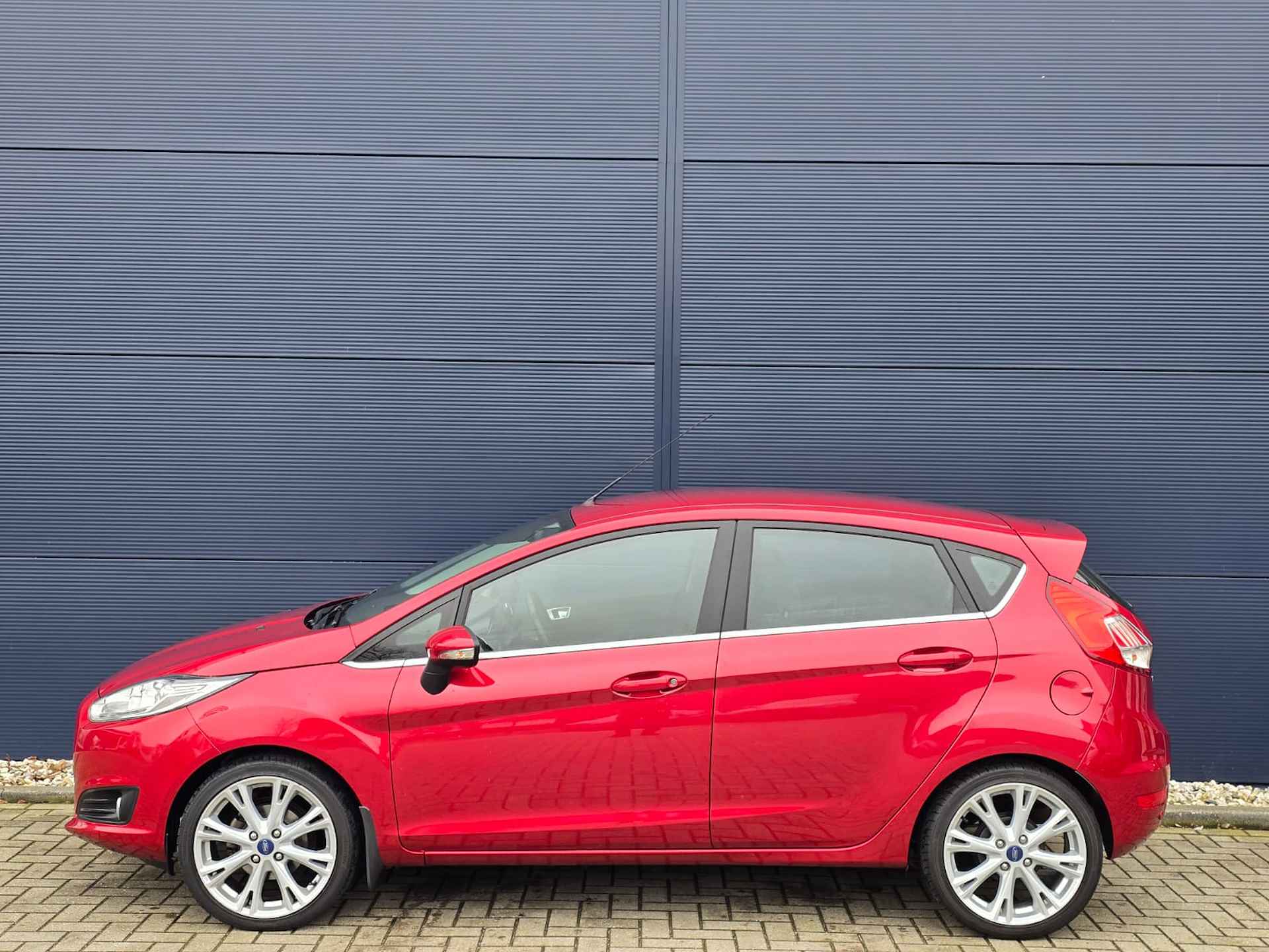 Ford Fiesta 1.0 EcoBoost 100PK 5D  Titanium I Navigatie I Climate Control I Cruise Control - 2/22