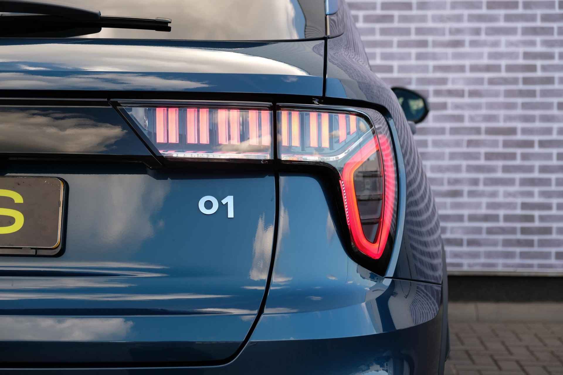 Lynk & Co 01 1.5 | Navigatie | Carplay | Panodak | Camera | Premium Audio | Park Assist Camera | Adapt. Cruise | LED koplampen | tot 69 km Elektrisch rijden! - 14/32