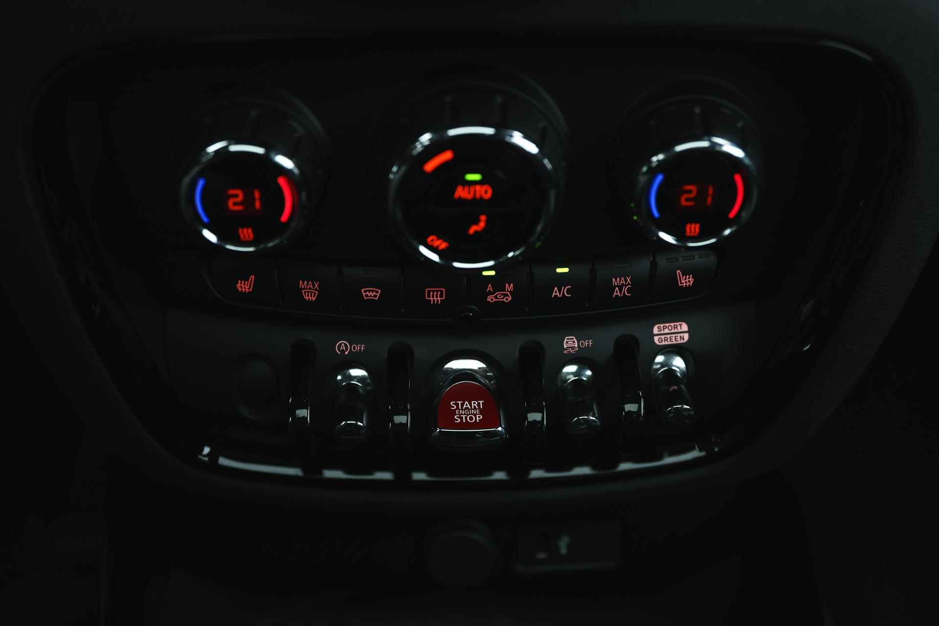 MINI Clubman Cooper Richmond Park Automaat / Panoramadak / Achteruitrijcamera / LED / Comfort Access / Harman-Kardon / Comfortstoelen - 19/33