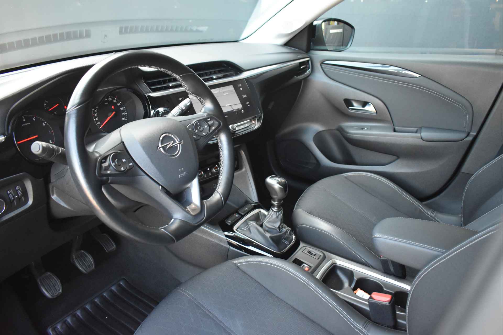 Opel Corsa 1.2 Turbo Elegance 100pk | Navigatie | Premium Pakket | Climate Control | Achteruitrijcamera | Parkeersensoren | Keyless Entry & - 7/43
