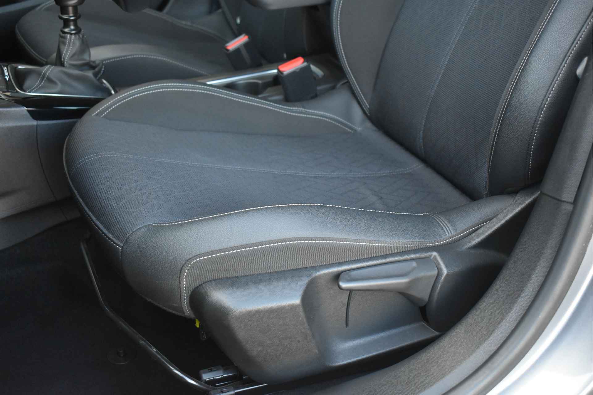 Opel Corsa 1.2 Turbo Elegance 100pk | Navigatie | Premium Pakket | Climate Control | Achteruitrijcamera | Parkeersensoren | Keyless Entry & - 10/43