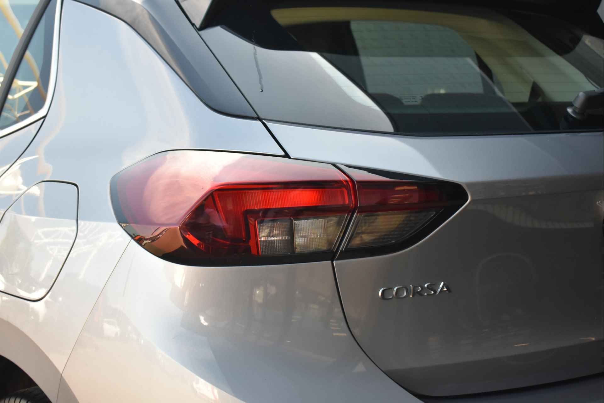Opel Corsa 1.2 Turbo Elegance 100pk | Navigatie | Premium Pakket | Climate Control | Achteruitrijcamera | Parkeersensoren | Keyless Entry & - 40/43