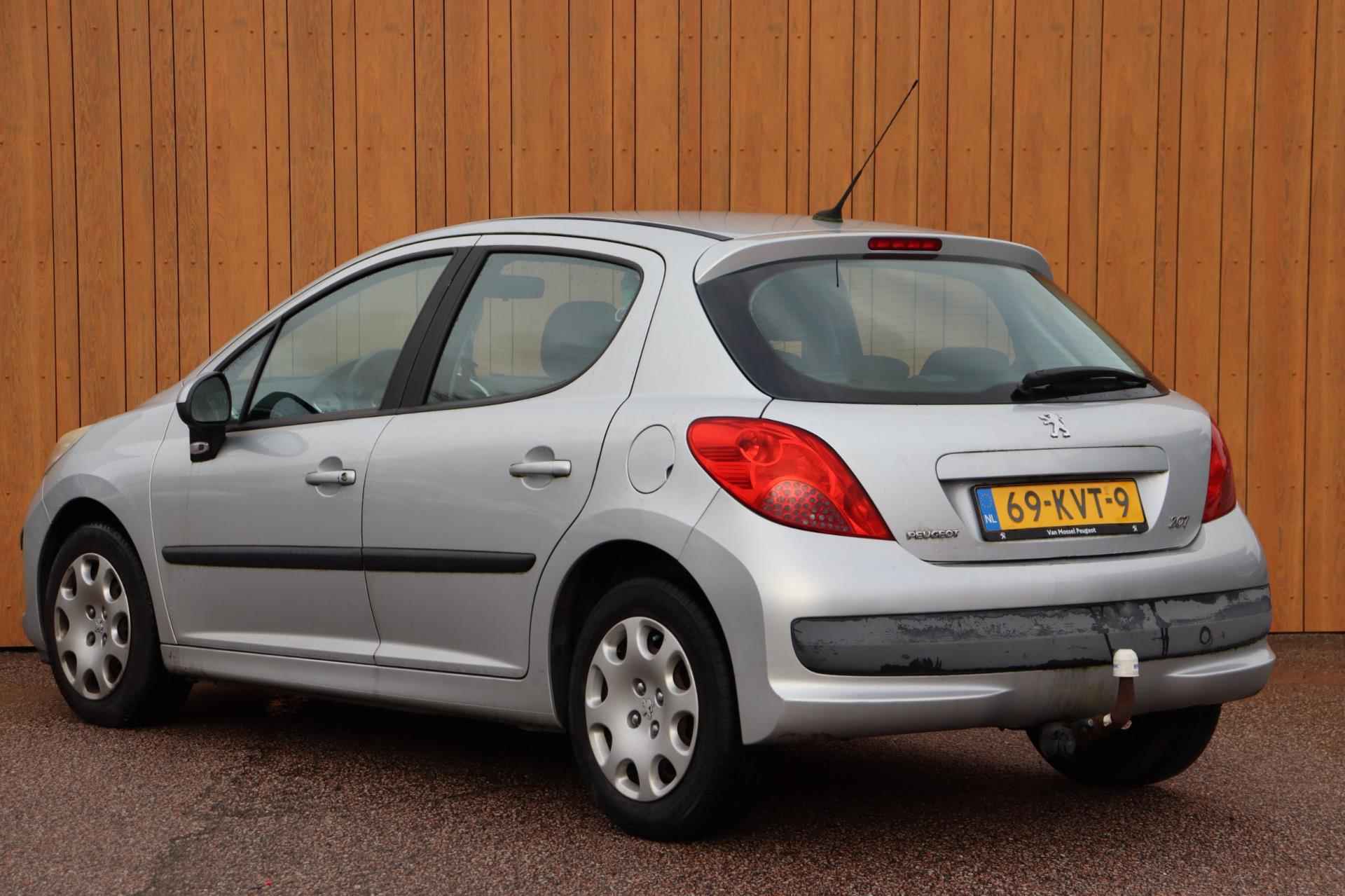 Peugeot 207 1.4 XR met nw. apk + koppeling - 4/19