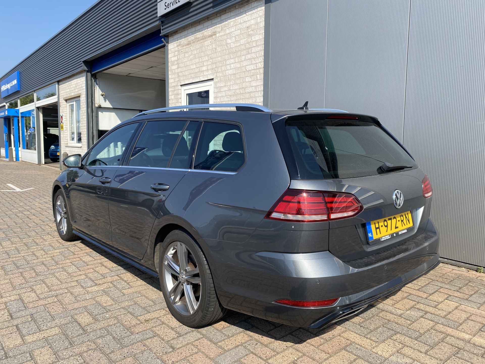 Volkswagen GOLF Variant 1.5 TSI 2x R-Line / AUTOMAAT/ PARK. SENSOREN/ LED/ DIGITAL DASHBOARD/ ADAPT. CRUISE/ APP CONNECT/ NAVI/ CLIMA/ DAB/ 17" LMV/ - 5/26