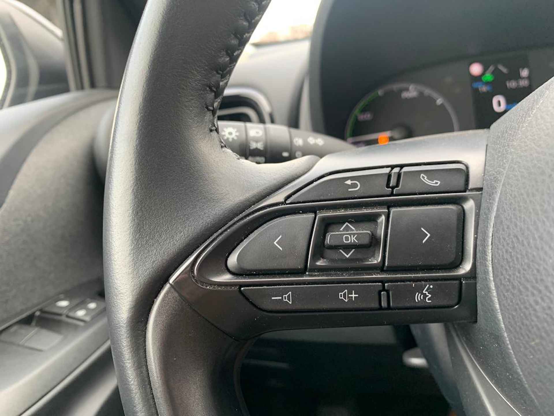 Toyota Yaris 1.5 Hybrid Active NL Apple Carplay/Android Auto - 10/19
