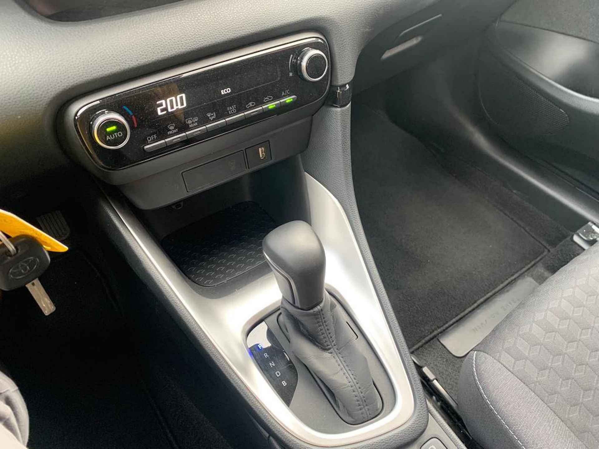 Toyota Yaris 1.5 Hybrid Active NL Apple Carplay/Android Auto - 15/19