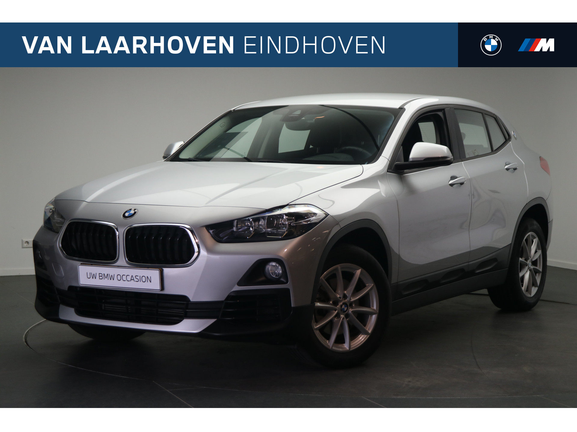 BMW X2 sDrive18i / Sportstoelen / Apple CarPlay / Cruise Control / PDC achter / Navigatie