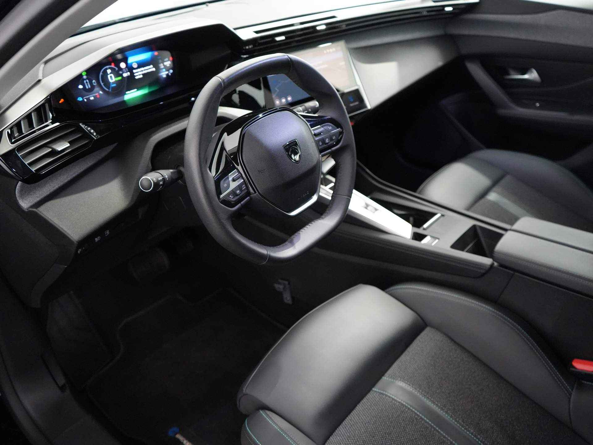 Peugeot 308 SW 1.6 HYbrid 180PK Allure Pack Business| Adaptieve Cruise | Camera | Navigatie | 17" Lichtmetaal | Parkeersensoren Voor + Achter | Apple/Android Carplay | Clima | Virtueel Dashboard | Leer/Stof - 20/31