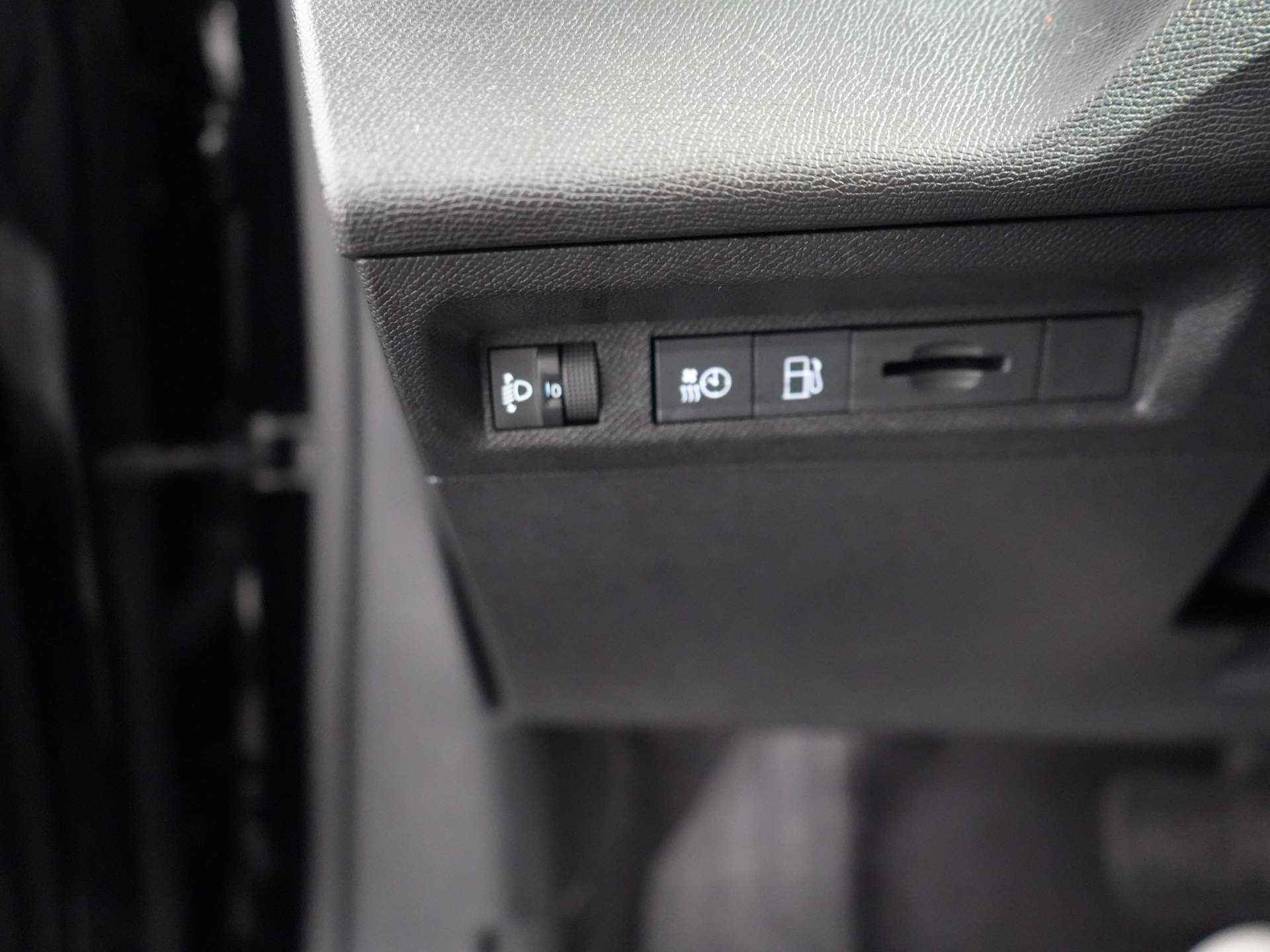 Peugeot 308 SW 1.6 HYbrid 180PK Allure Pack Business| Adaptieve Cruise | Camera | Navigatie | 17" Lichtmetaal | Parkeersensoren Voor + Achter | Apple/Android Carplay | Clima | Virtueel Dashboard | Leer/Stof - 26/31