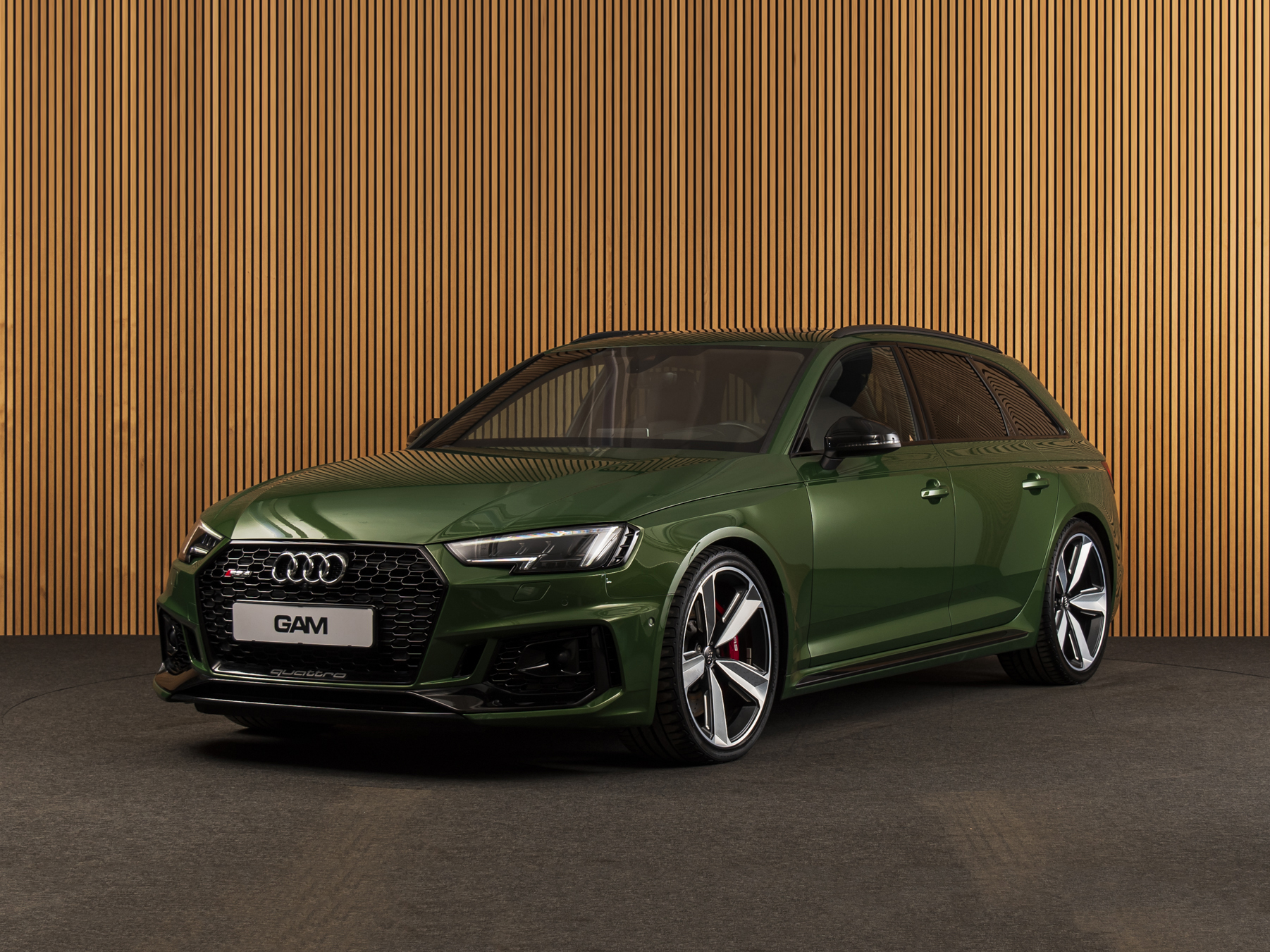 Audi RS4 Avant 2.9 TFSI quattro TOUR-CITY-PARKING-PANO-B&O