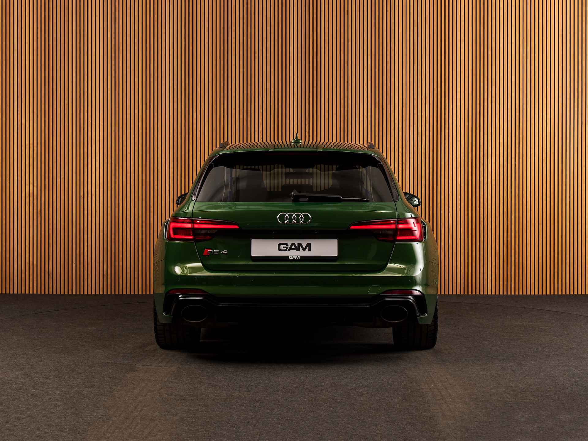 Audi RS4 Avant 2.9 TFSI quattro TOUR-CITY-PARKING-PANO-B&O - 4/33