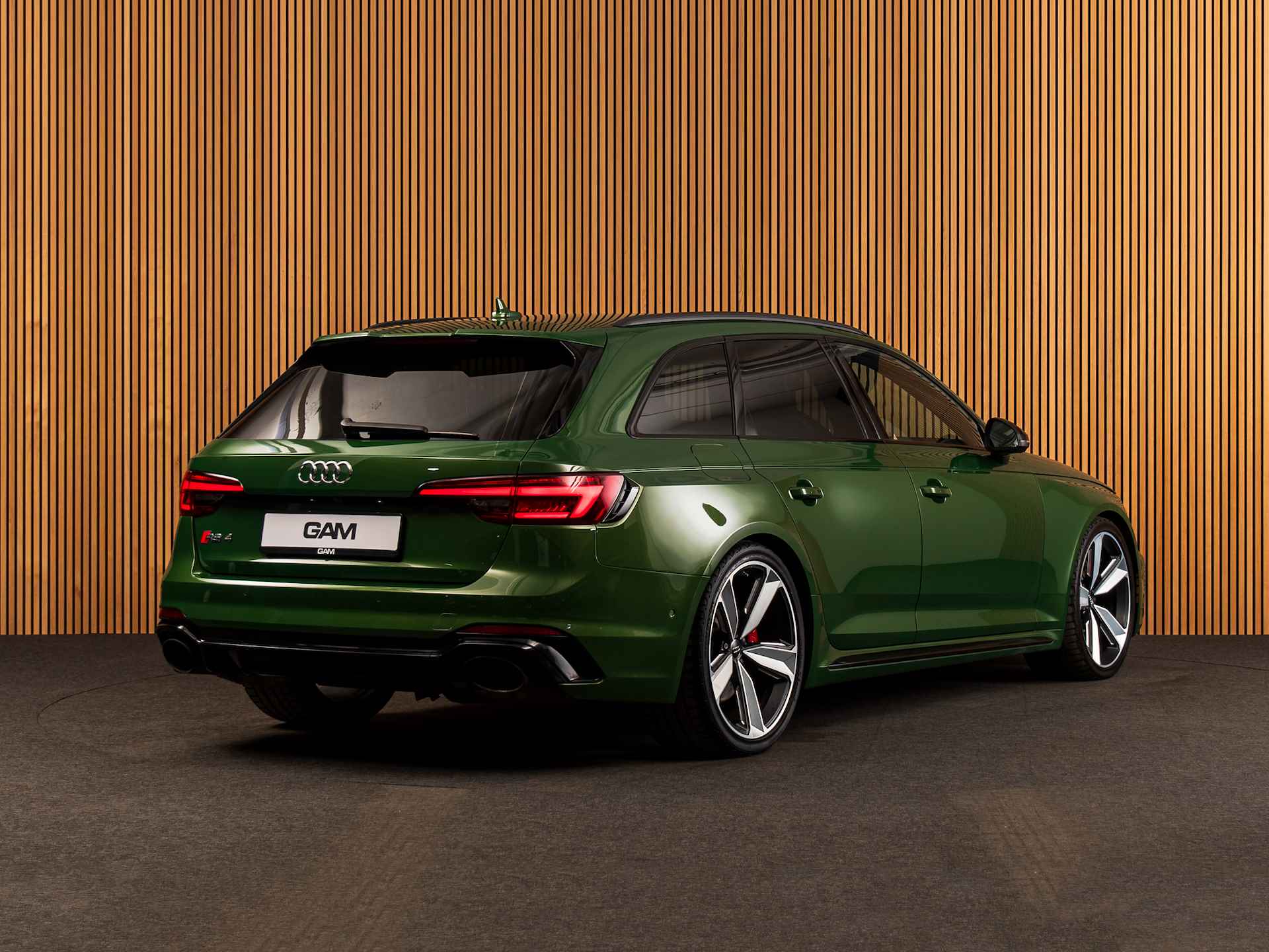 Audi RS4 Avant 2.9 TFSI quattro TOUR-CITY-PARKING-PANO-B&O - 5/33