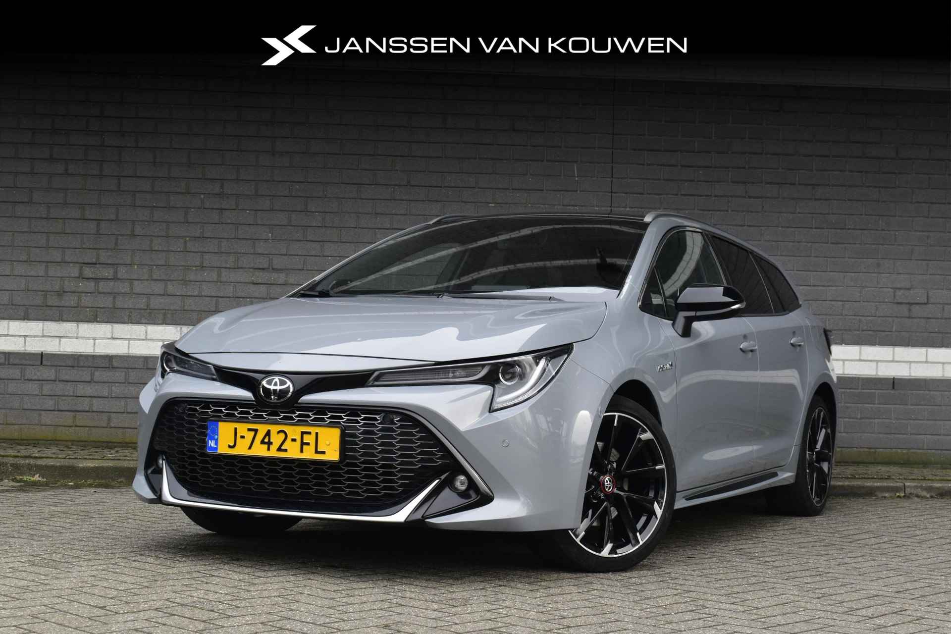 Toyota Corolla Touring Sports 2.0 Hybrid GR-Sport Plus Pano Stoelverwarming Camera LED Koplampen Cement Grey