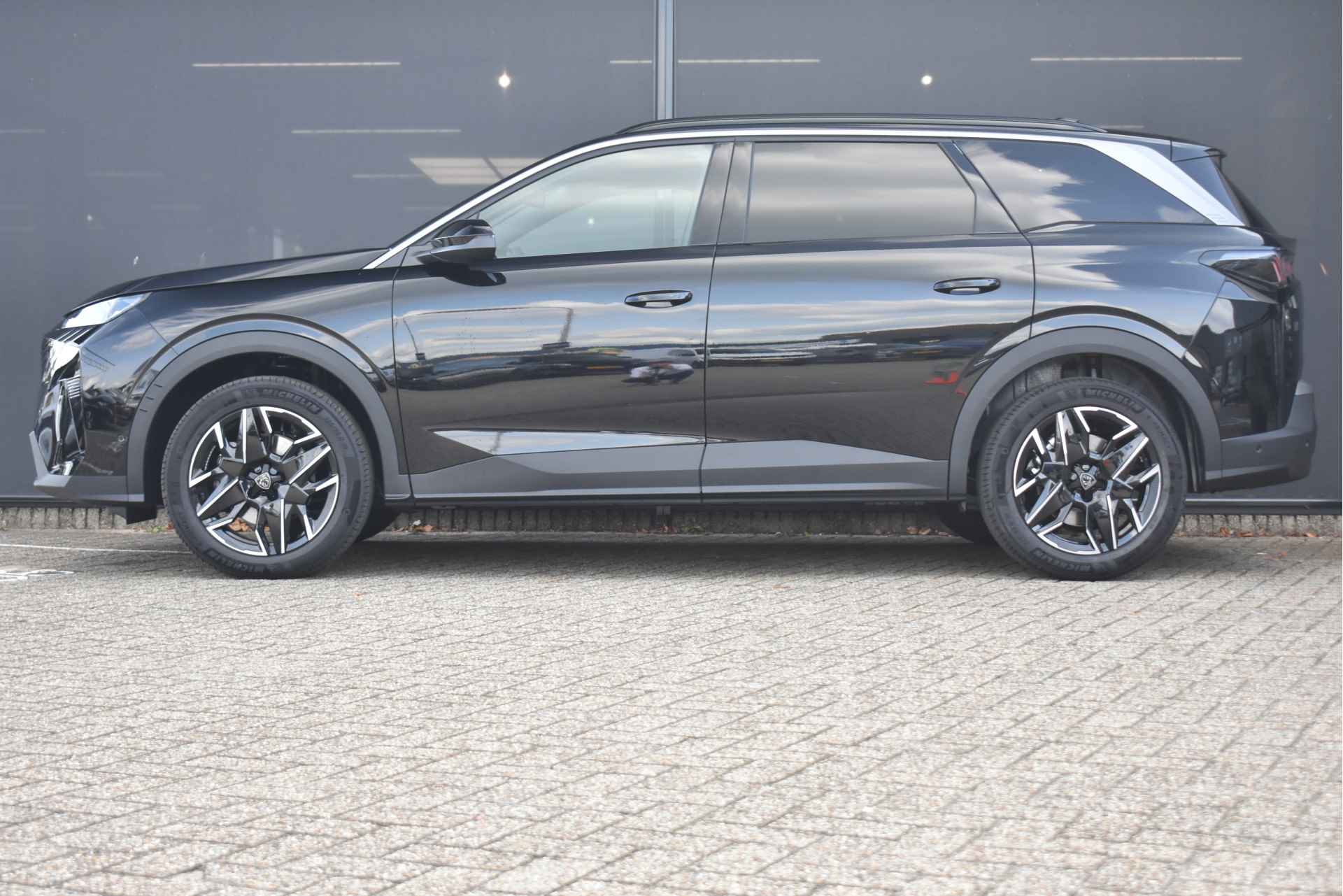 Peugeot 5008 1.2 Turbo Mild-Hybrid 136pk Automaat 7p. | DEMO-DEAL! | Beschikbaar voor proefrit! | Navigatie | Half-Leder | 360 Camera | Full- - 4/45