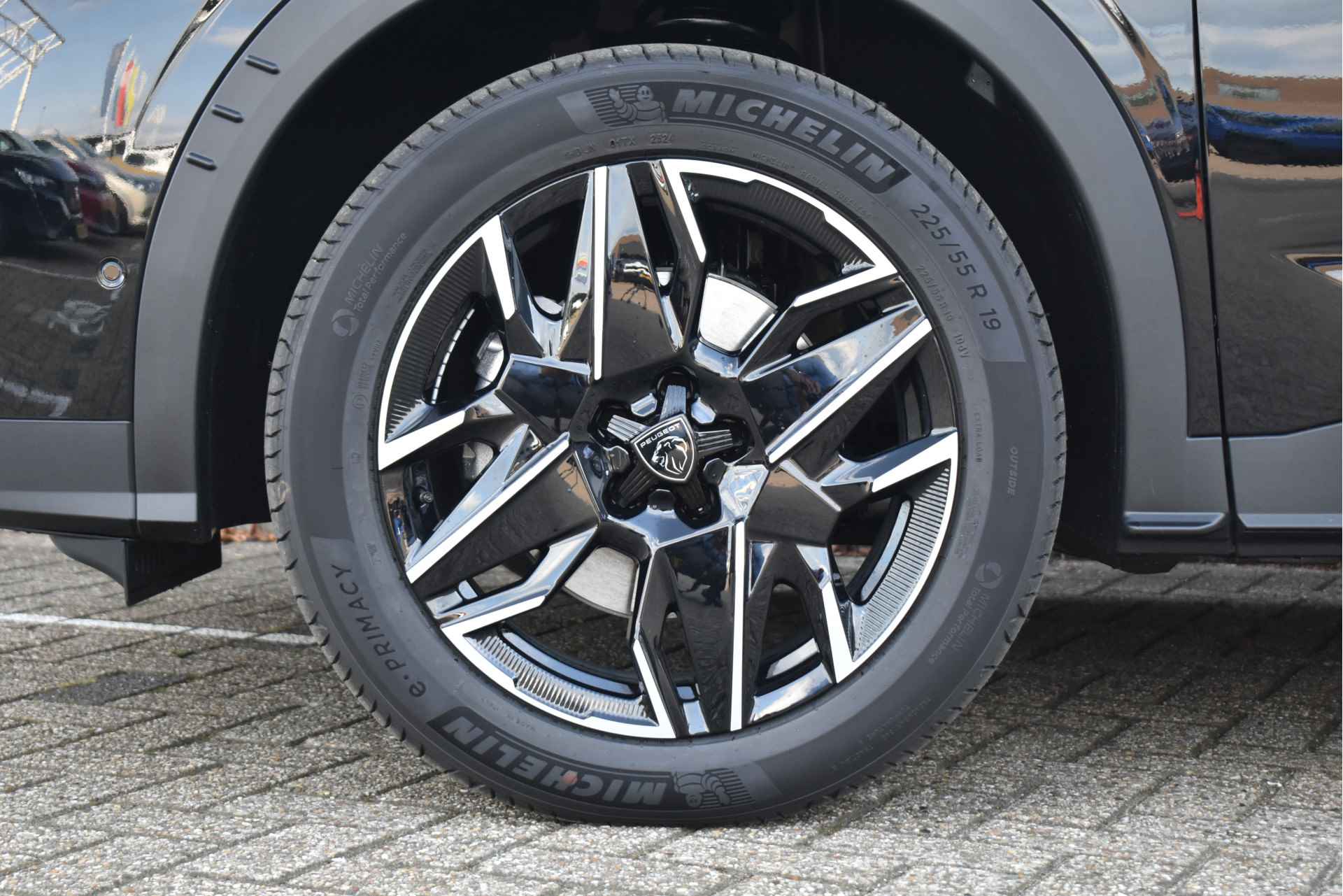 Peugeot 5008 1.2 Turbo Mild-Hybrid 136pk Automaat 7p. | DEMO-DEAL! | Beschikbaar voor proefrit! | Navigatie | Half-Leder | 360 Camera | Full- - 30/45