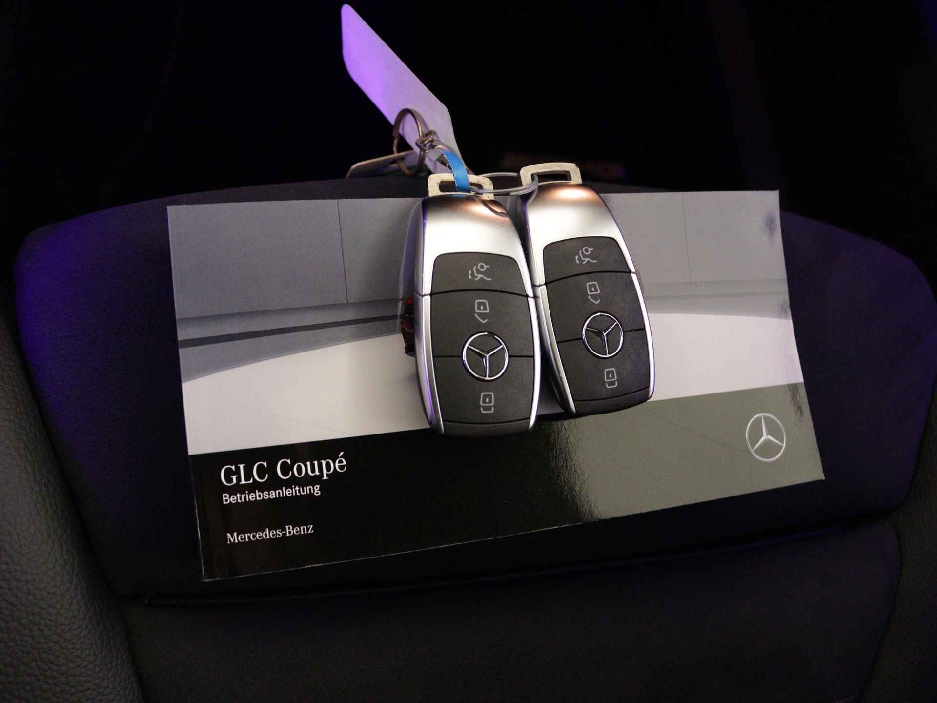 Mercedes-Benz GLC Coupé 200 4-MATIC AMG Nightpakket | Trekhaak | Alarm | Augmented Reality | Sfeerverlichting | Apple CarPlay | Inclusief 24 maanden Mercedes-Benz Certified garantie voor Europa. - 14/45