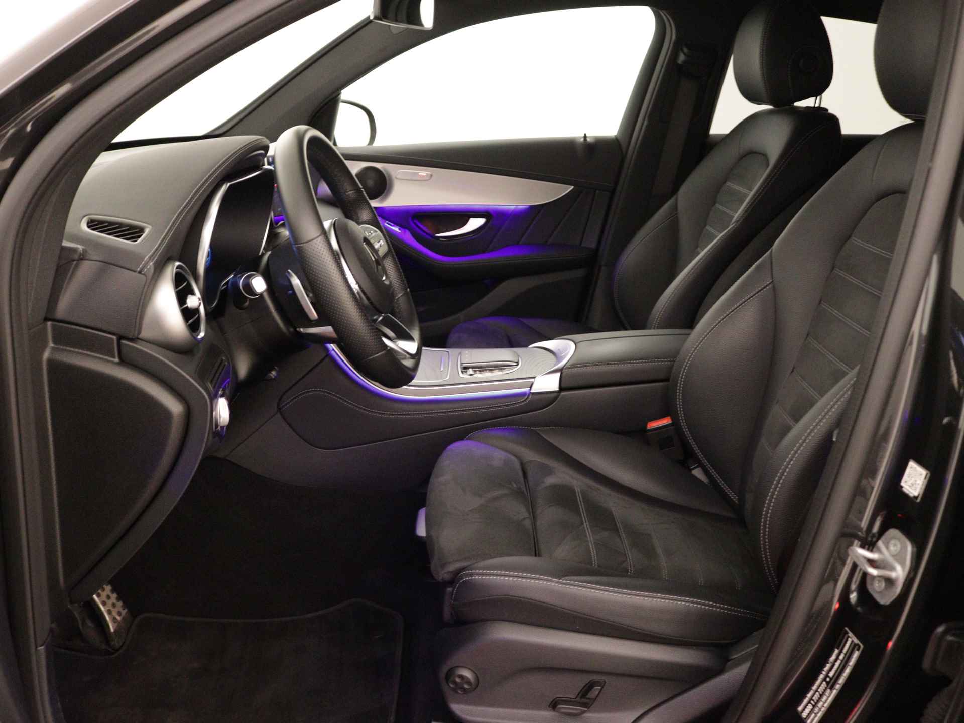 Mercedes-Benz GLC Coupé 200 4-MATIC AMG Nightpakket | Trekhaak | Alarm | Augmented Reality | Sfeerverlichting | Apple CarPlay | Inclusief 24 maanden Mercedes-Benz Certified garantie voor Europa. - 20/45