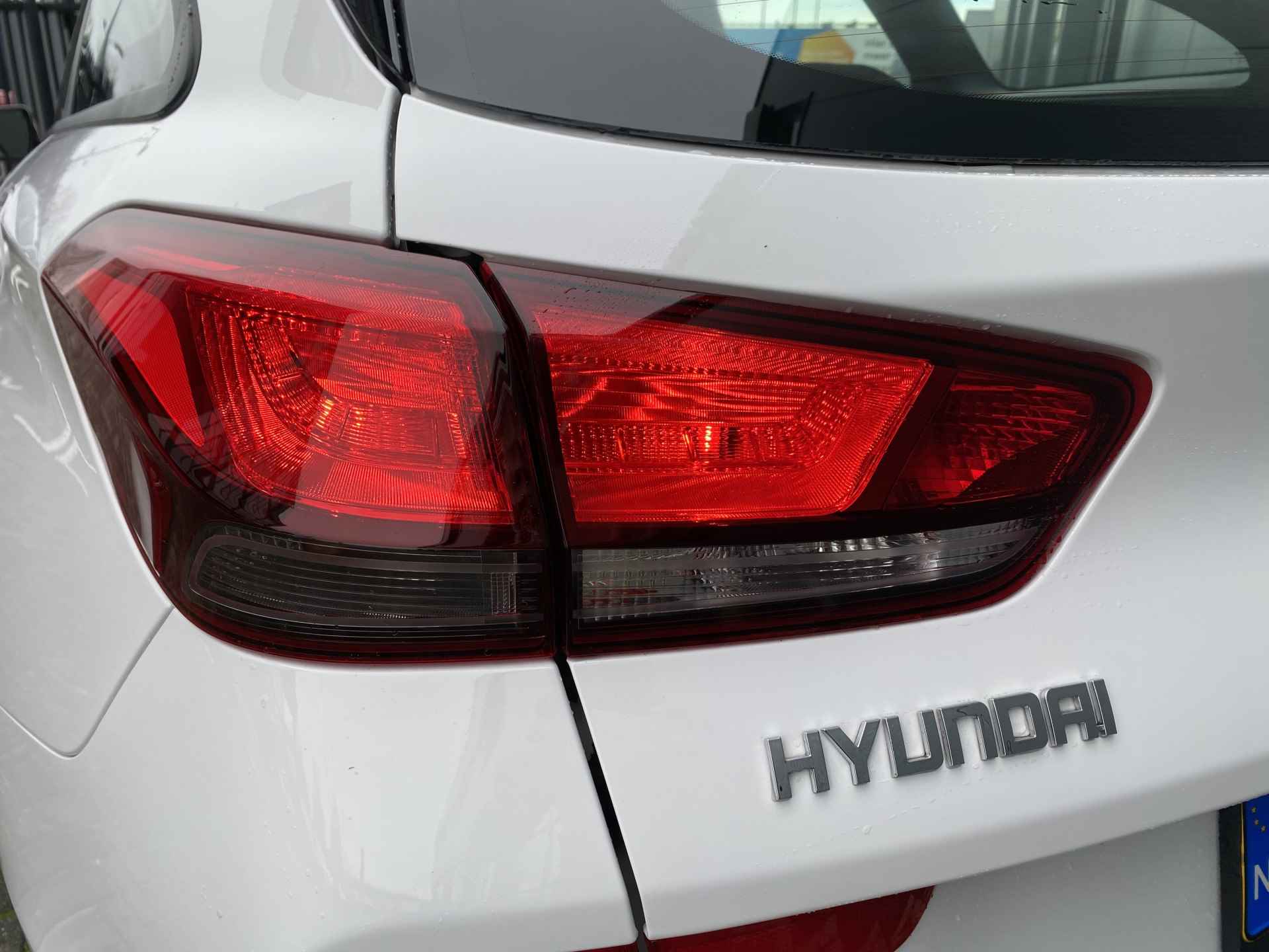 Hyundai i30 Wagon 1.0 T-GDI 120pk MHEV Comfort Smart | Camera | Climate | Keyless | NL. Auto | Full Led | Navigatie | 16" Lichtmetaal | Park - 6/29