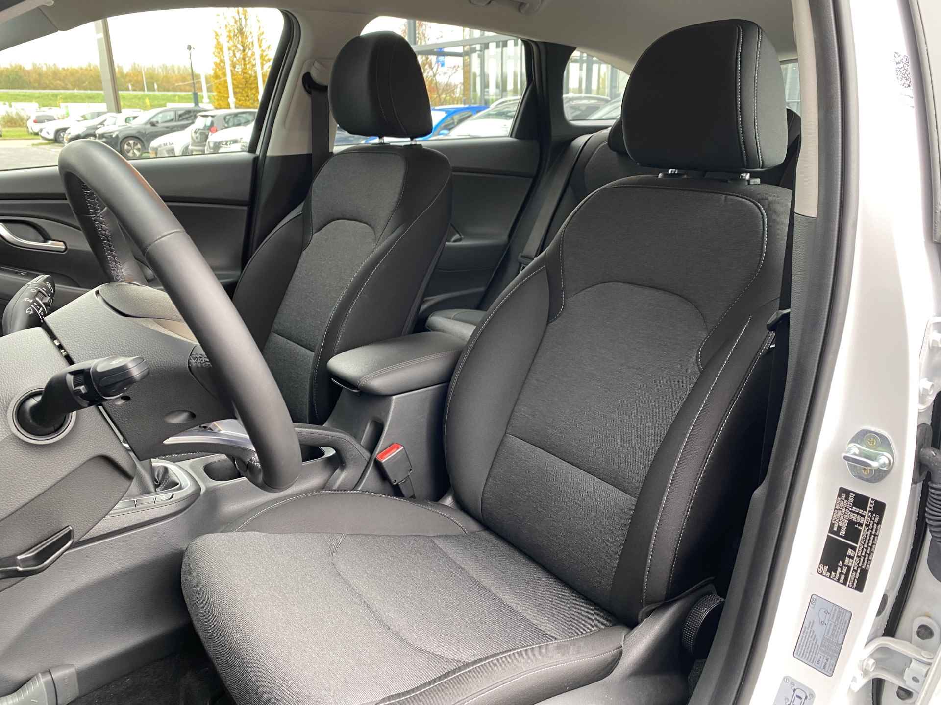 Hyundai i30 Wagon 1.0 T-GDI 120pk MHEV Comfort Smart | Camera | Climate | Keyless | NL. Auto | Full Led | Navigatie | 16" Lichtmetaal | Park - 13/29