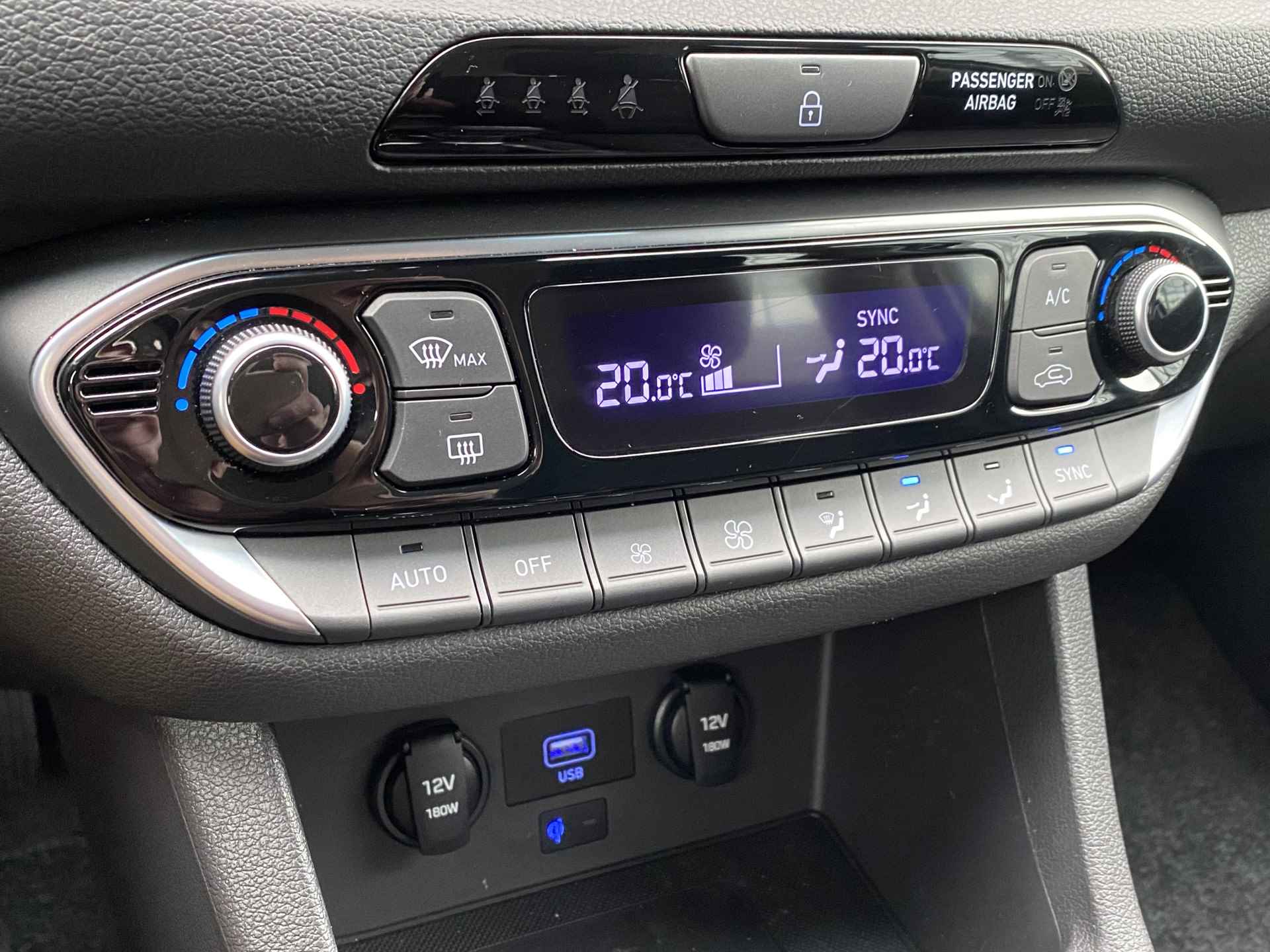 Hyundai i30 Wagon 1.0 T-GDI 120pk MHEV Comfort Smart | Camera | Climate | Keyless | NL. Auto | Full Led | Navigatie | 16" Lichtmetaal | Park - 27/29