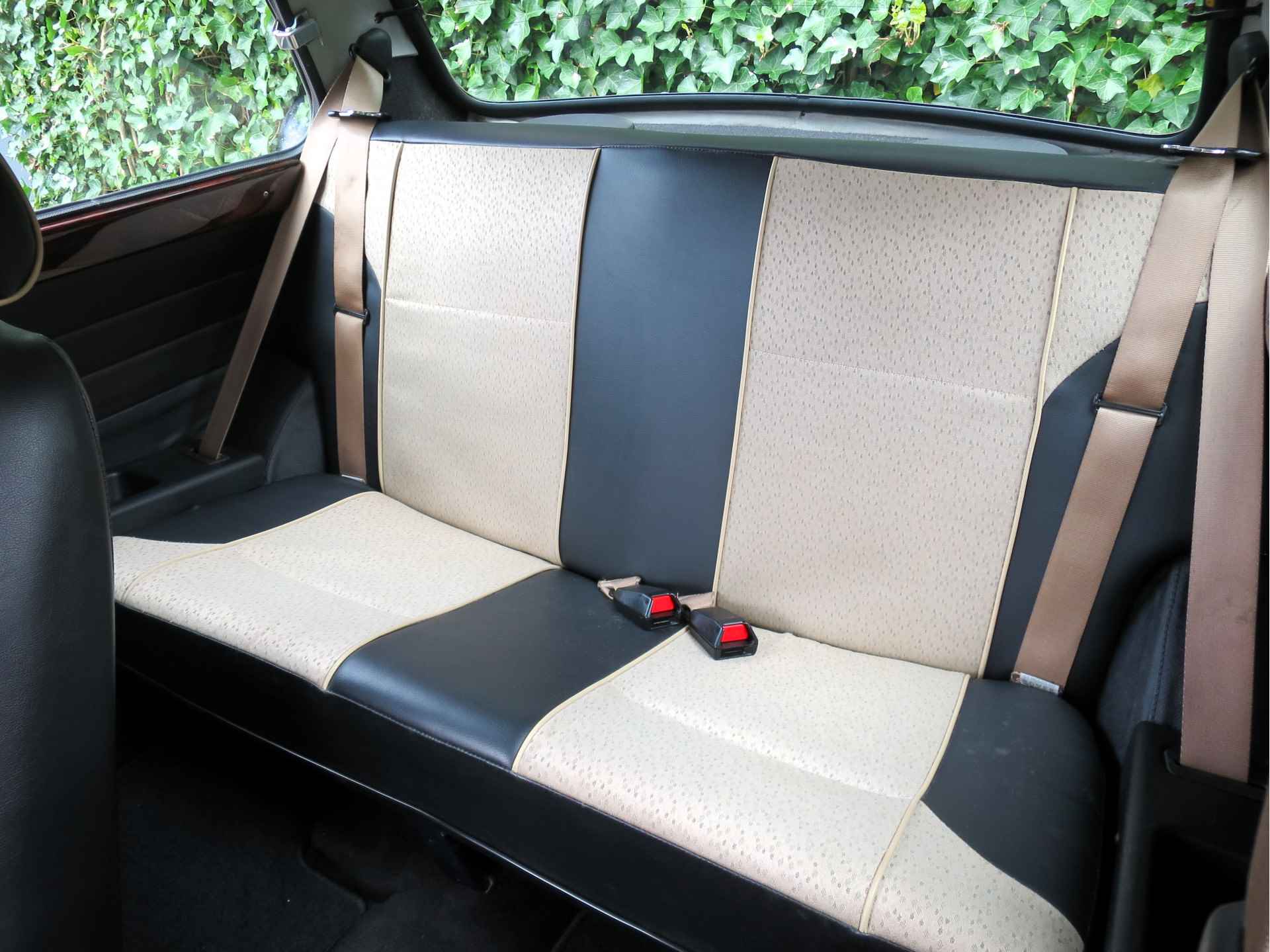 MINI Cooper 1.3 MPI NL-auto, met half leder int., houten dash en 12" - 11/35