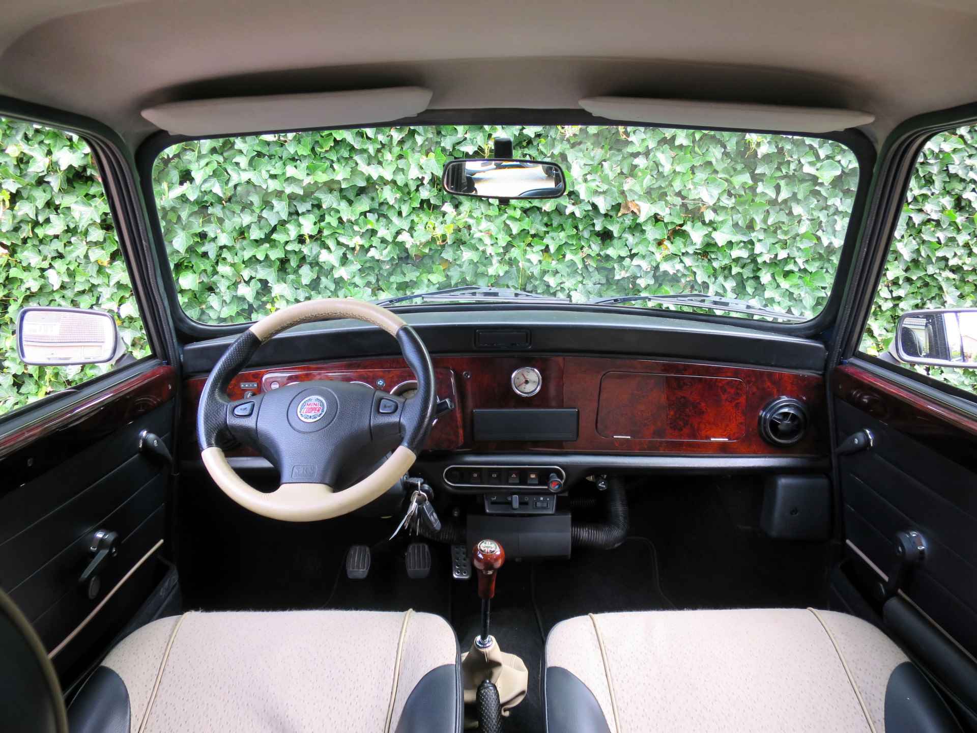 MINI Cooper 1.3 MPI NL-auto, met half leder int., houten dash en 12" - 13/35