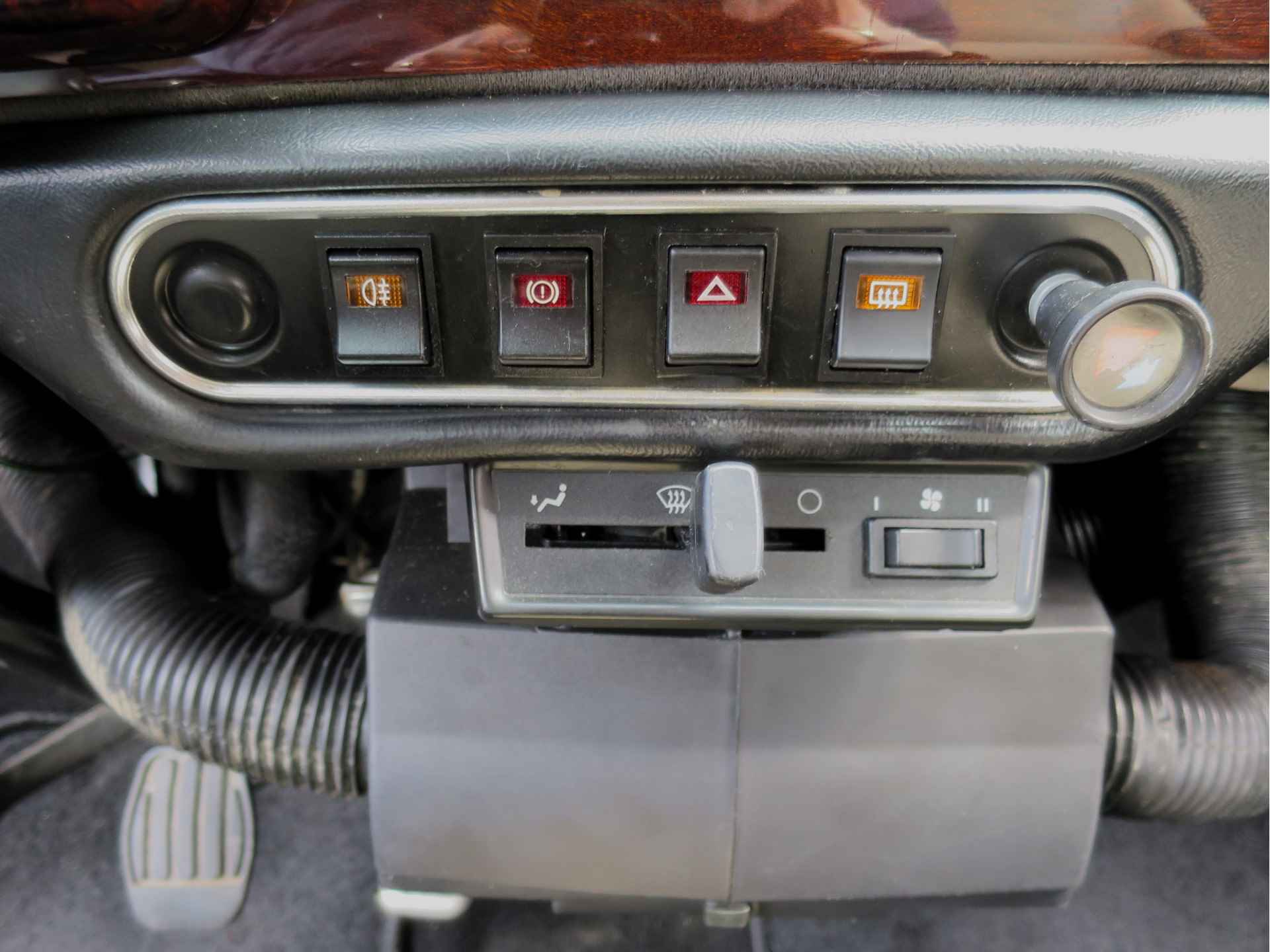 MINI Cooper 1.3 MPI NL-auto, met half leder int., houten dash en 12" - 17/35