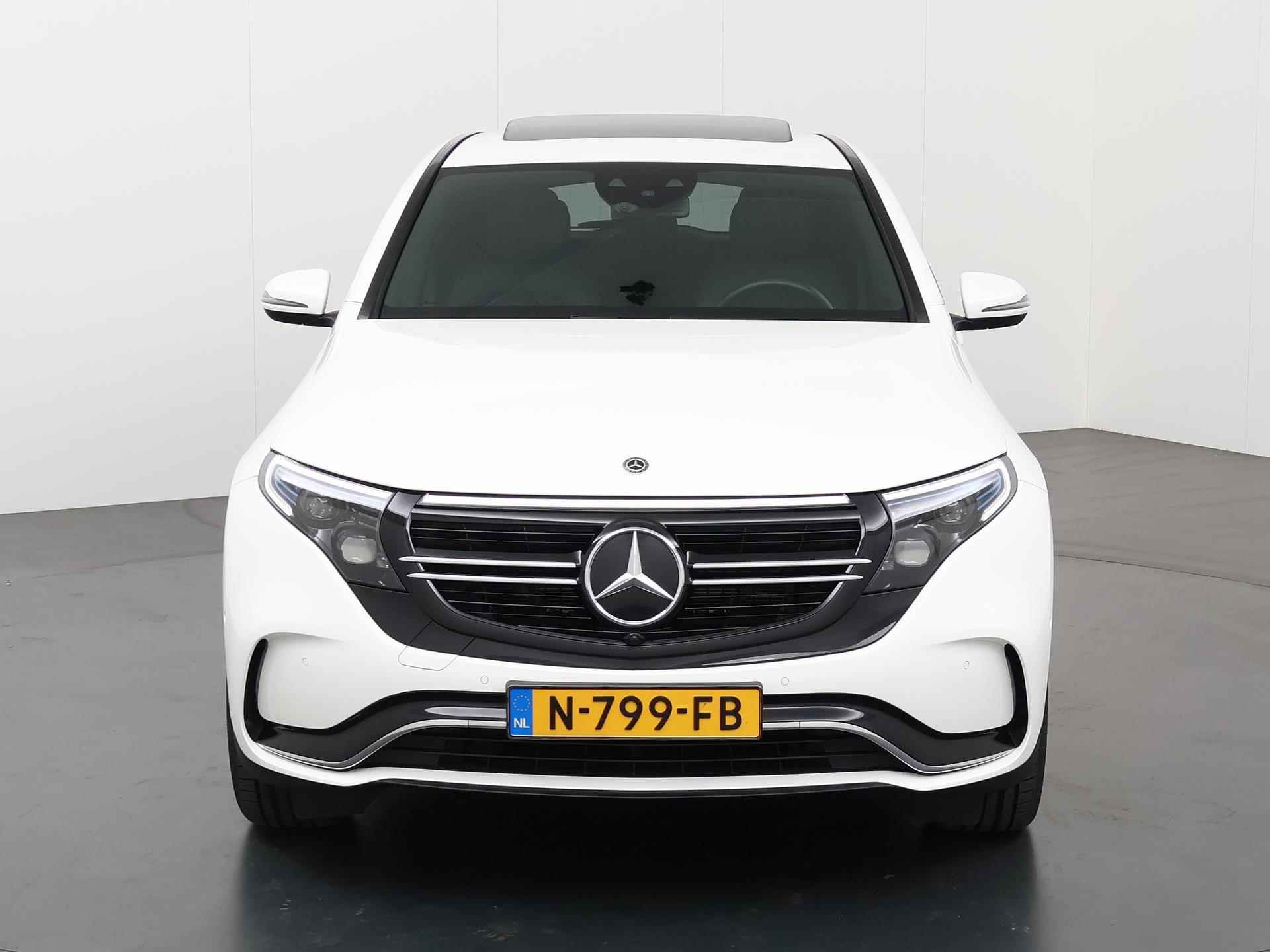 Mercedes-Benz EQC 400 4MATIC 80 kWh AMG in-/exterieur | Trekhaak 1800kg geremd | Schuifdak | Burmester | BTW auto | Dodehoekassistent | Sfeerverlichting | Augmented Reality | Multibeam LED | DAB+ radio - 4/49