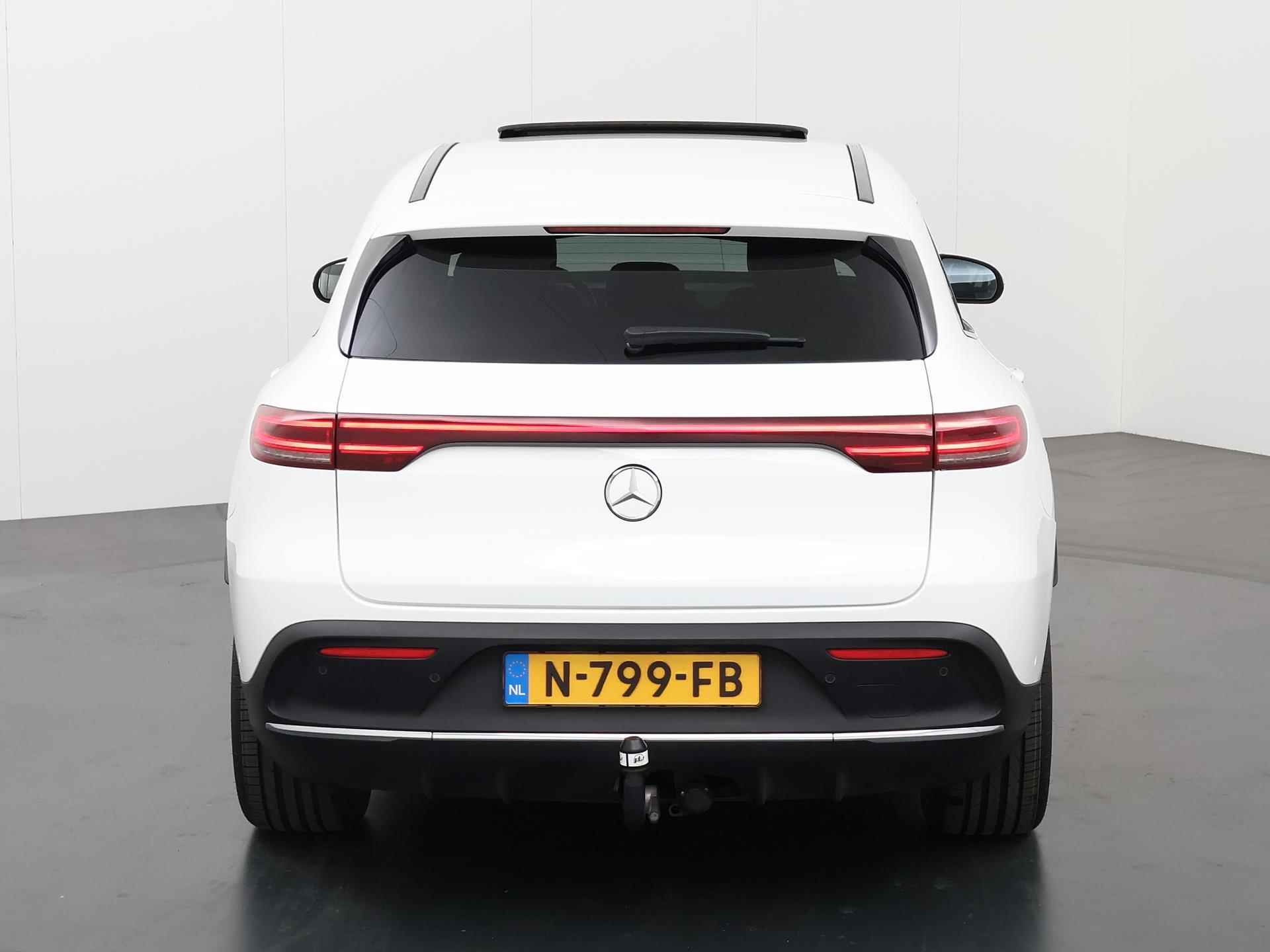 Mercedes-Benz EQC 400 4MATIC 80 kWh AMG in-/exterieur | Trekhaak 1800kg geremd | Schuifdak | Burmester | BTW auto | Dodehoekassistent | Sfeerverlichting | Augmented Reality | Multibeam LED | DAB+ radio - 5/49