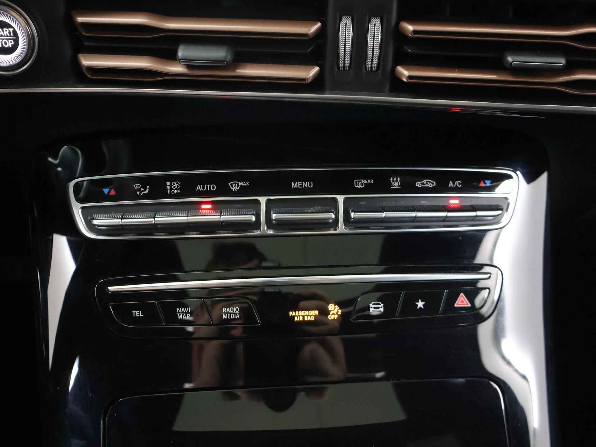 Mercedes-Benz EQC 400 4MATIC 80 kWh AMG in-/exterieur | Trekhaak 1800kg geremd | Schuifdak | Burmester | BTW auto | Dodehoekassistent | Sfeerverlichting | Augmented Reality | Multibeam LED | DAB+ radio - 27/49