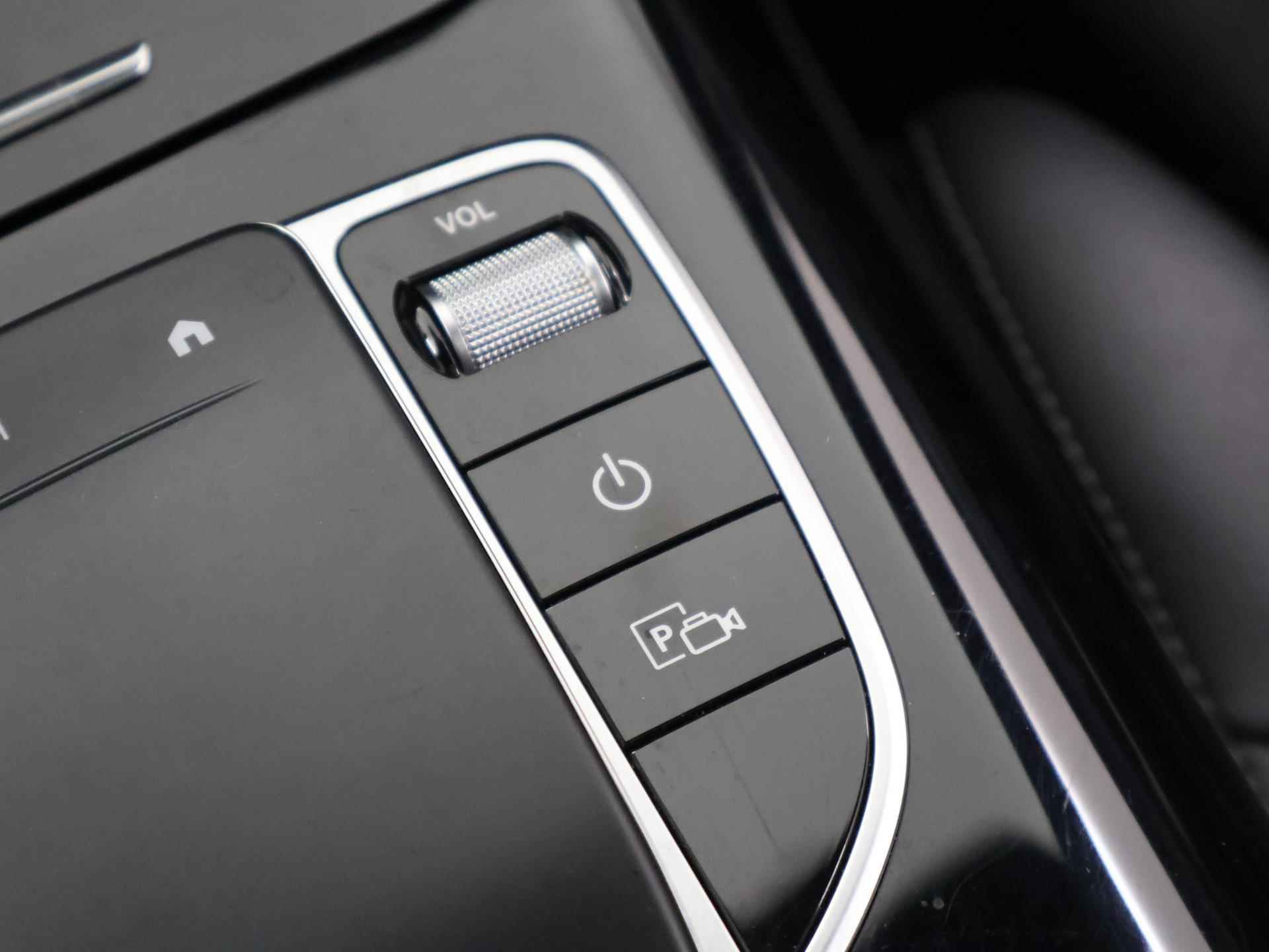 Mercedes-Benz EQC 400 4MATIC 80 kWh AMG in-/exterieur | Trekhaak 1800kg geremd | Schuifdak | Burmester | BTW auto | Dodehoekassistent | Sfeerverlichting | Augmented Reality | Multibeam LED | DAB+ radio - 30/49