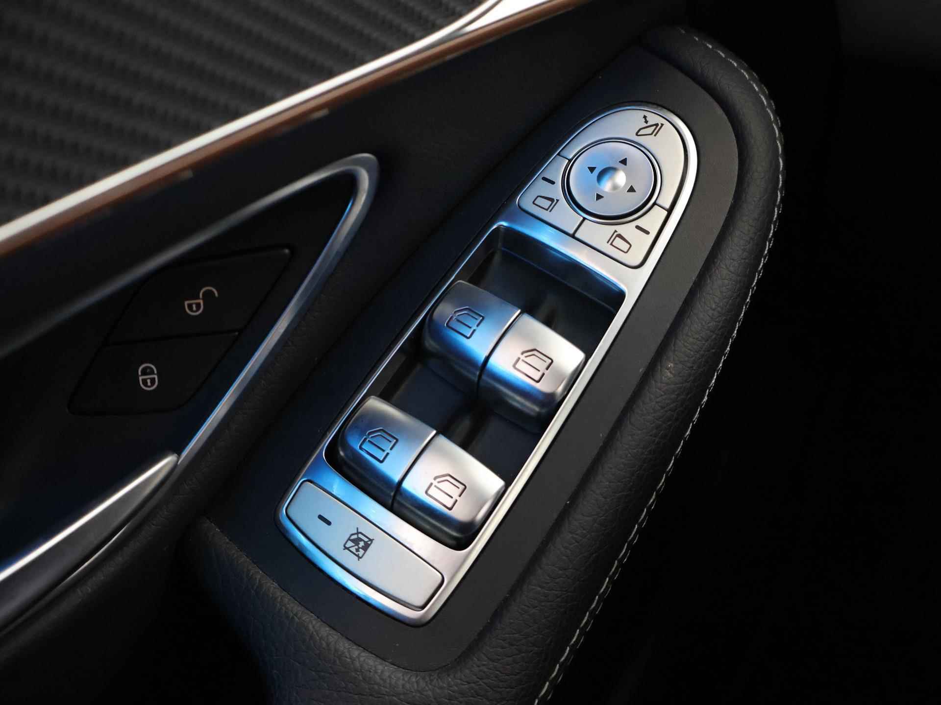 Mercedes-Benz EQC 400 4MATIC 80 kWh AMG in-/exterieur | Trekhaak 1800kg geremd | Schuifdak | Burmester | BTW auto | Dodehoekassistent | Sfeerverlichting | Augmented Reality | Multibeam LED | DAB+ radio - 39/49