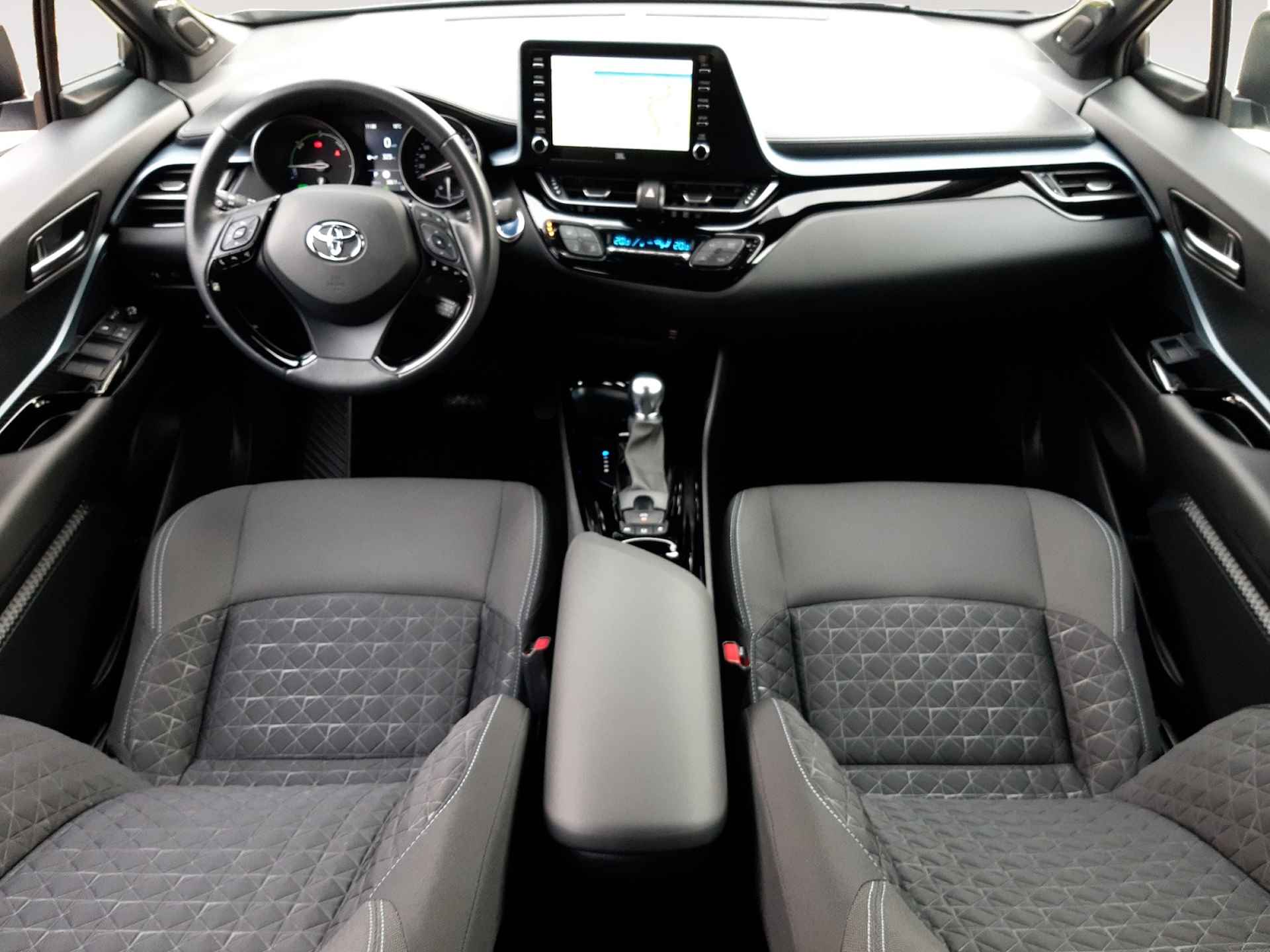 Toyota C-HR 1.8 Hybrid Style (98 PK) 2e-Eig, Toyota-Dealer-Onderh, 12-Mnd-BOVAG, NL-Auto, Navigatie/Apple-Carplay/Android-Auto, Adaptive-Cruisecontrol, Achteruitrijcamera, Keyless-Entry/Start, Parkeersensoren-V+A, Premium-Audio, DAB, Stoelverwarming, Licht-Zicht-Pakket, Lm-Velgen-18Inch, Privacy-Glas - 3/37