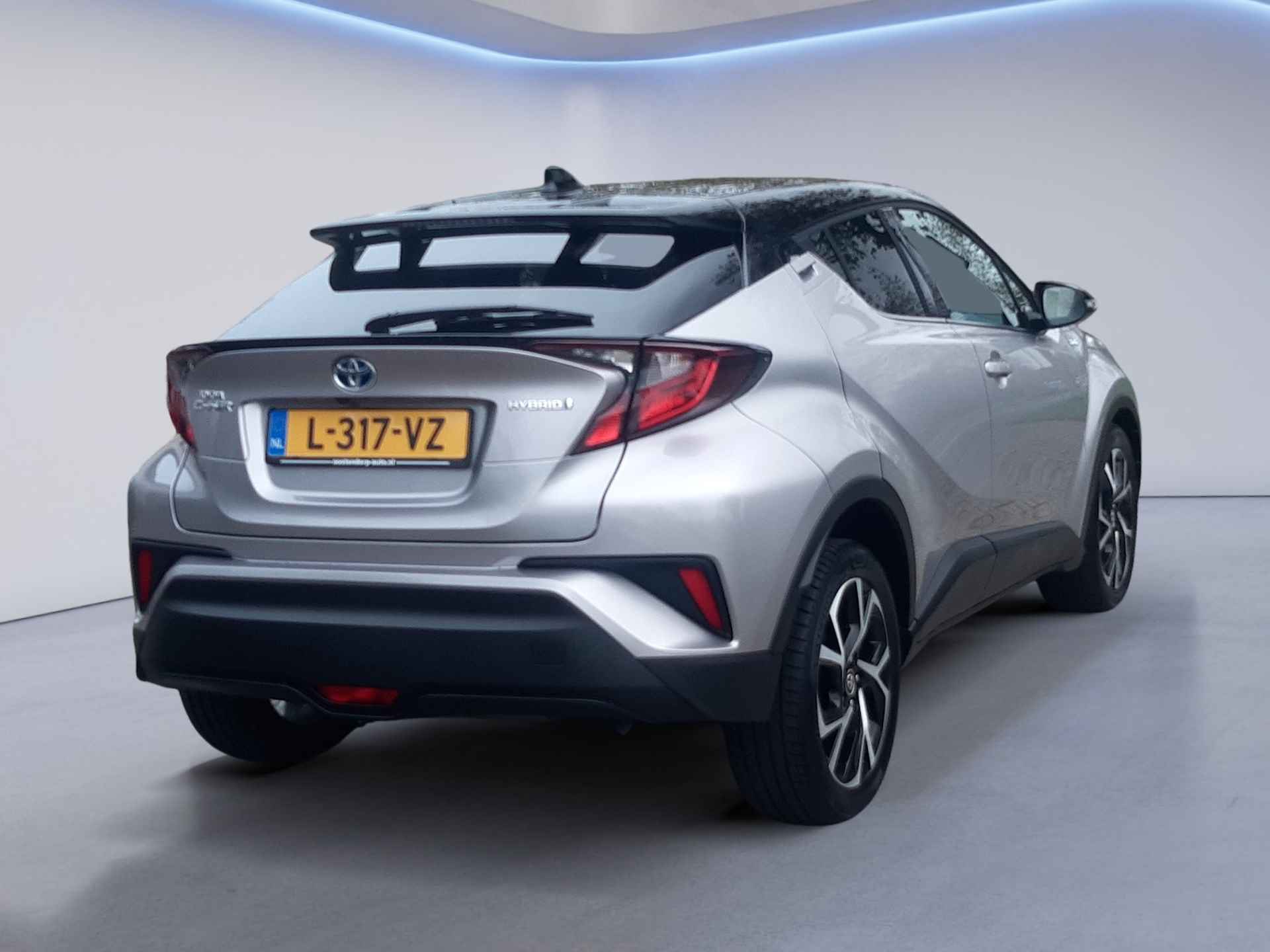 Toyota C-HR 1.8 Hybrid Style (98 PK) 2e-Eig, Toyota-Dealer-Onderh, 12-Mnd-BOVAG, NL-Auto, Navigatie/Apple-Carplay/Android-Auto, Adaptive-Cruisecontrol, Achteruitrijcamera, Keyless-Entry/Start, Parkeersensoren-V+A, Premium-Audio, DAB, Stoelverwarming, Licht-Zicht-Pakket, Lm-Velgen-18Inch, Privacy-Glas - 4/37