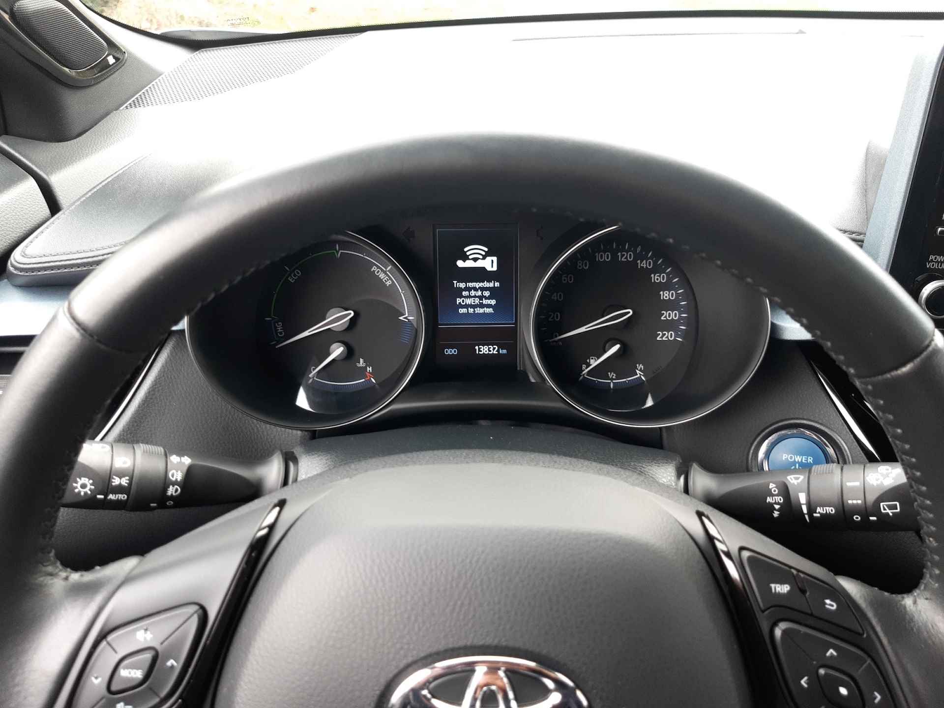 Toyota C-HR 1.8 Hybrid Style (98 PK) 2e-Eig, Toyota-Dealer-Onderh, 12-Mnd-BOVAG, NL-Auto, Navigatie/Apple-Carplay/Android-Auto, Adaptive-Cruisecontrol, Achteruitrijcamera, Keyless-Entry/Start, Parkeersensoren-V+A, Premium-Audio, DAB, Stoelverwarming, Licht-Zicht-Pakket, Lm-Velgen-18Inch, Privacy-Glas - 9/37