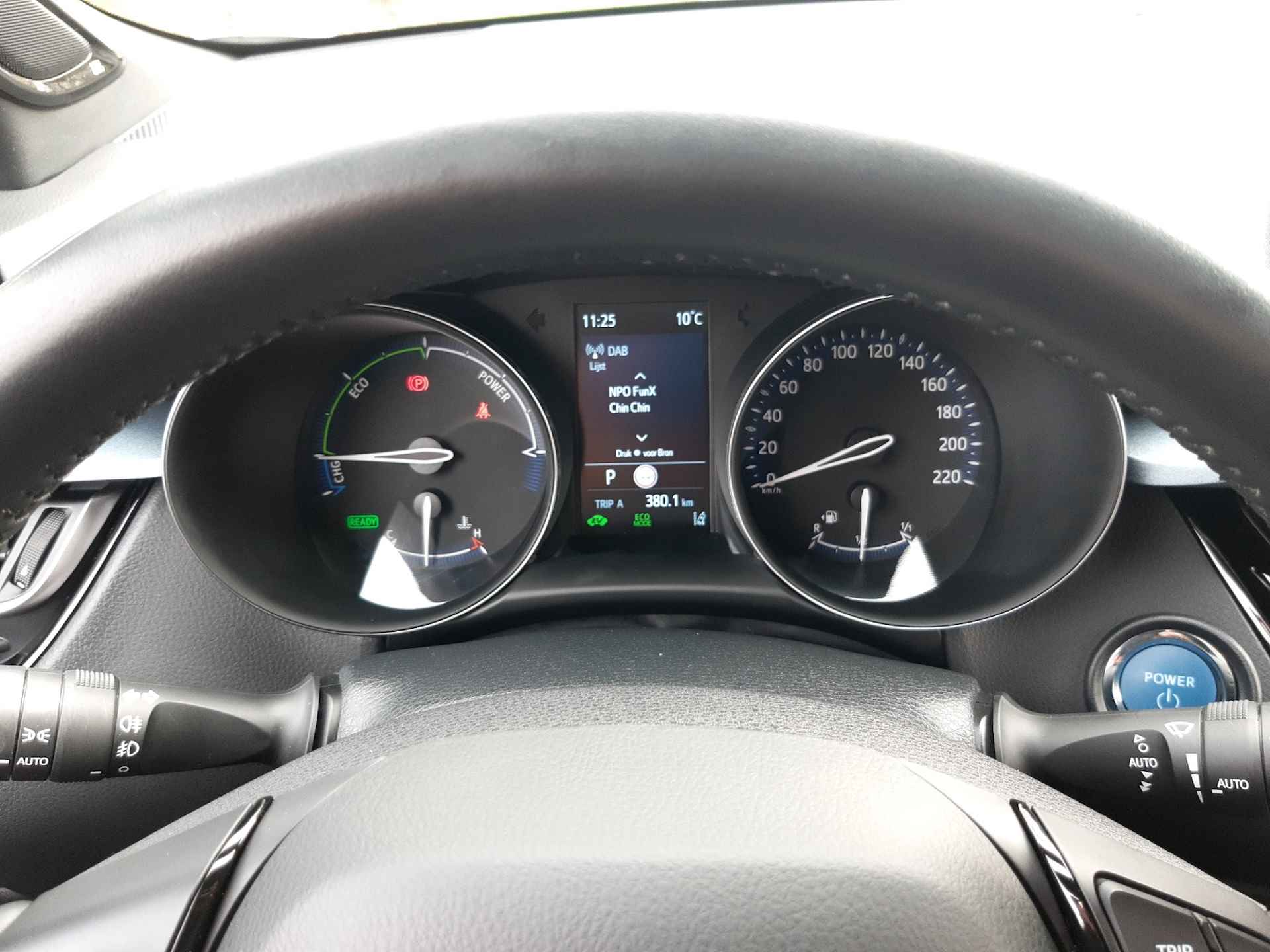 Toyota C-HR 1.8 Hybrid Style (98 PK) 2e-Eig, Toyota-Dealer-Onderh, 12-Mnd-BOVAG, NL-Auto, Navigatie/Apple-Carplay/Android-Auto, Adaptive-Cruisecontrol, Achteruitrijcamera, Keyless-Entry/Start, Parkeersensoren-V+A, Premium-Audio, DAB, Stoelverwarming, Licht-Zicht-Pakket, Lm-Velgen-18Inch, Privacy-Glas - 30/37