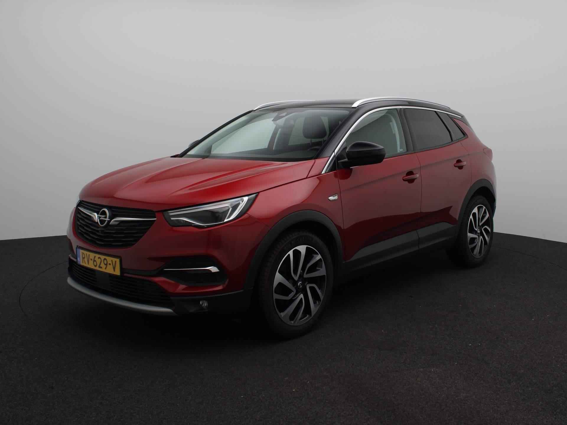 Opel Grandland X 1.2 Turbo Innovation | 130pk | Leder | Stoel/Stuurverwarming | 360° Camera | Navigatie | 84.000km! | - 2/30