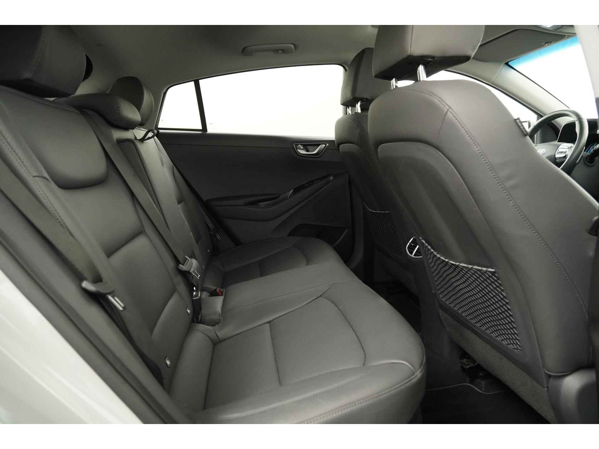 Hyundai IONIQ 1.6 GDi PHEV Premium Sky | Schuifdak | Plug-In | Zondag Open! - 29/50