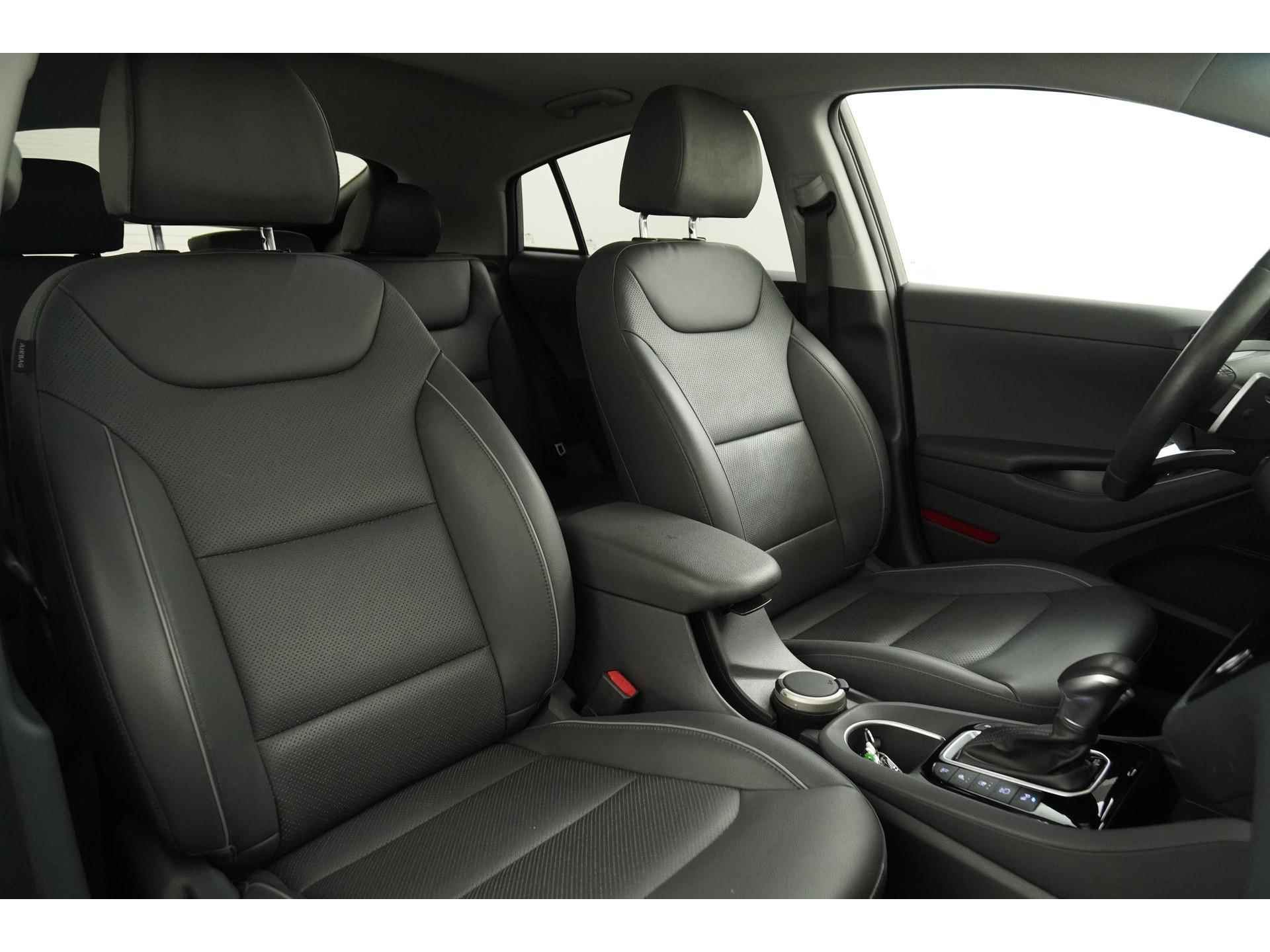 Hyundai IONIQ 1.6 GDi PHEV Premium Sky | Schuifdak | Plug-In | Zondag Open! - 30/50