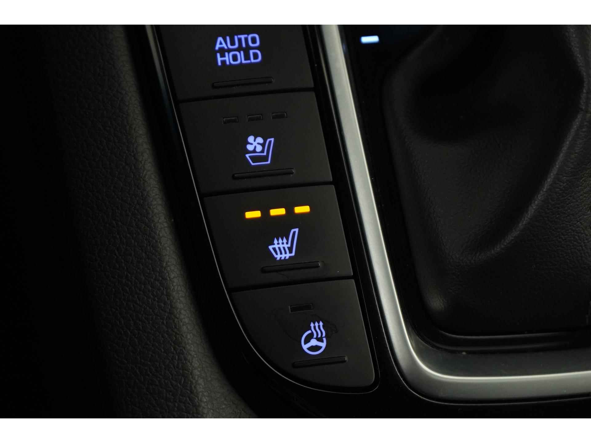 Hyundai IONIQ 1.6 GDi PHEV Premium Sky | Schuifdak | Plug-In | Zondag Open! - 43/50