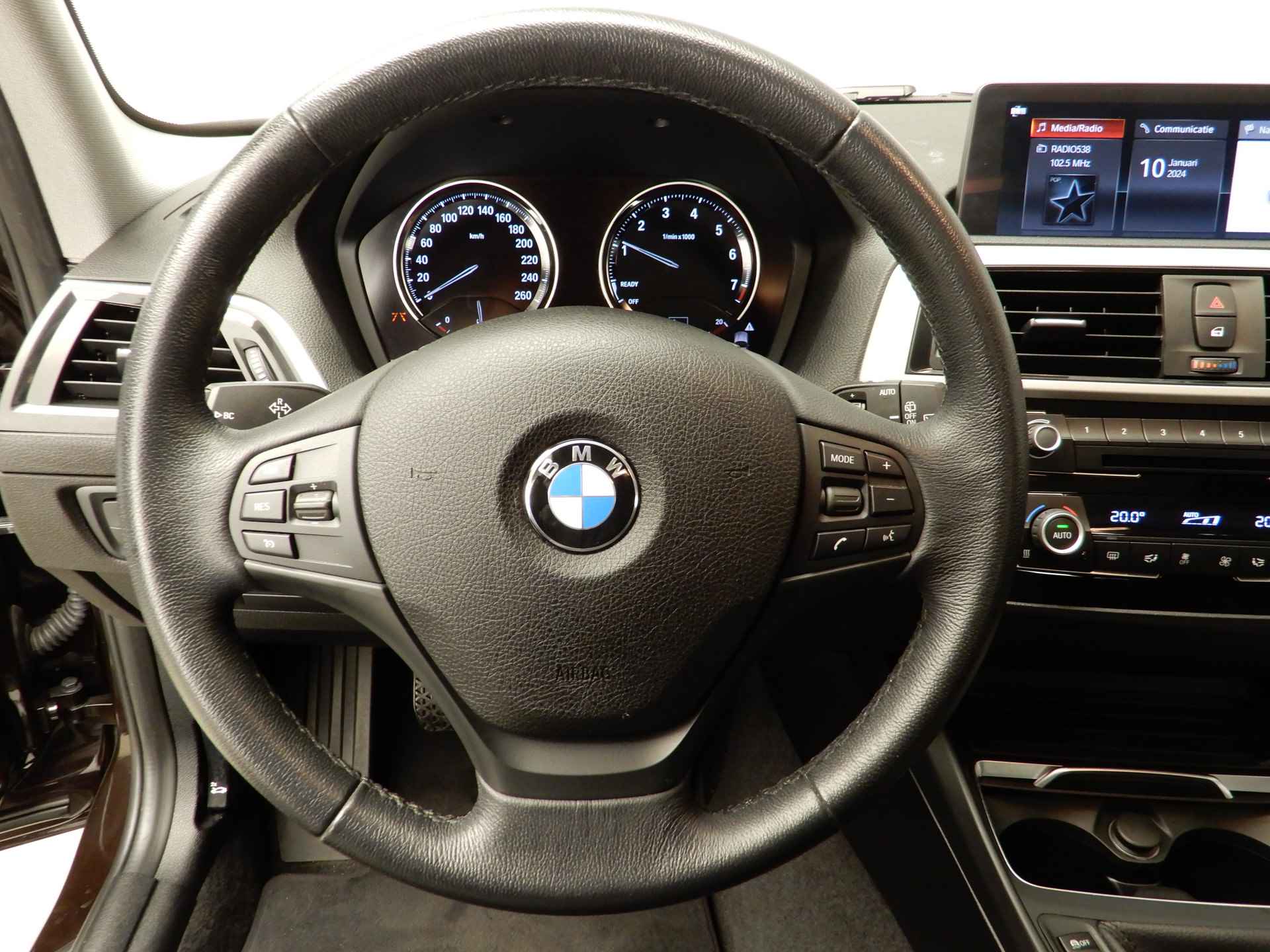BMW 1 Serie 5-deurs 116i LED / Navigatie / Servo / Clima / PDC / Cruise controle / Alu 16 inch - 10/33